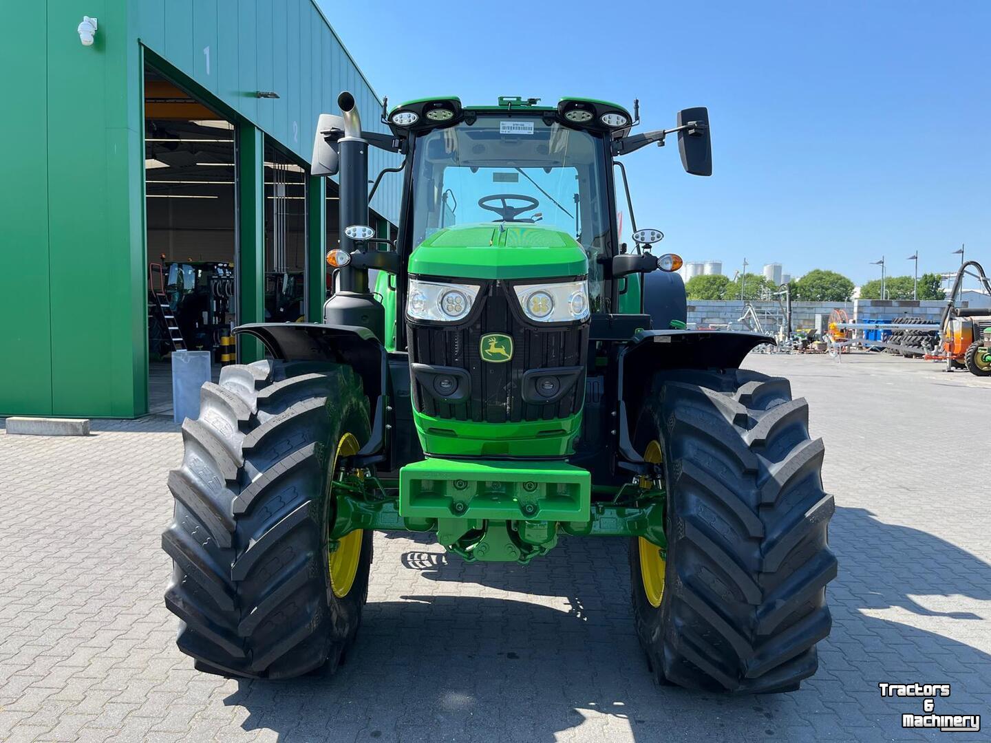 Tracteur John Deere 6M 155