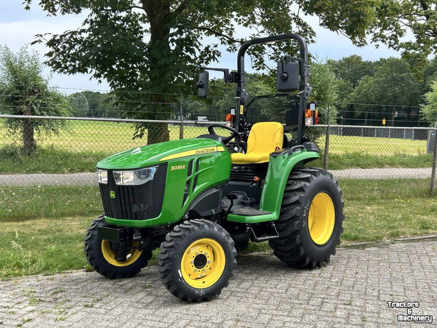 Tracteur pour vignes et vergers John Deere 3038E