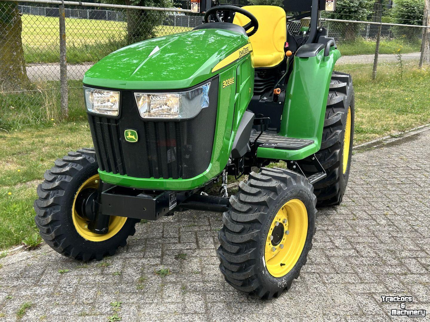 Tracteur pour vignes et vergers John Deere 3038E