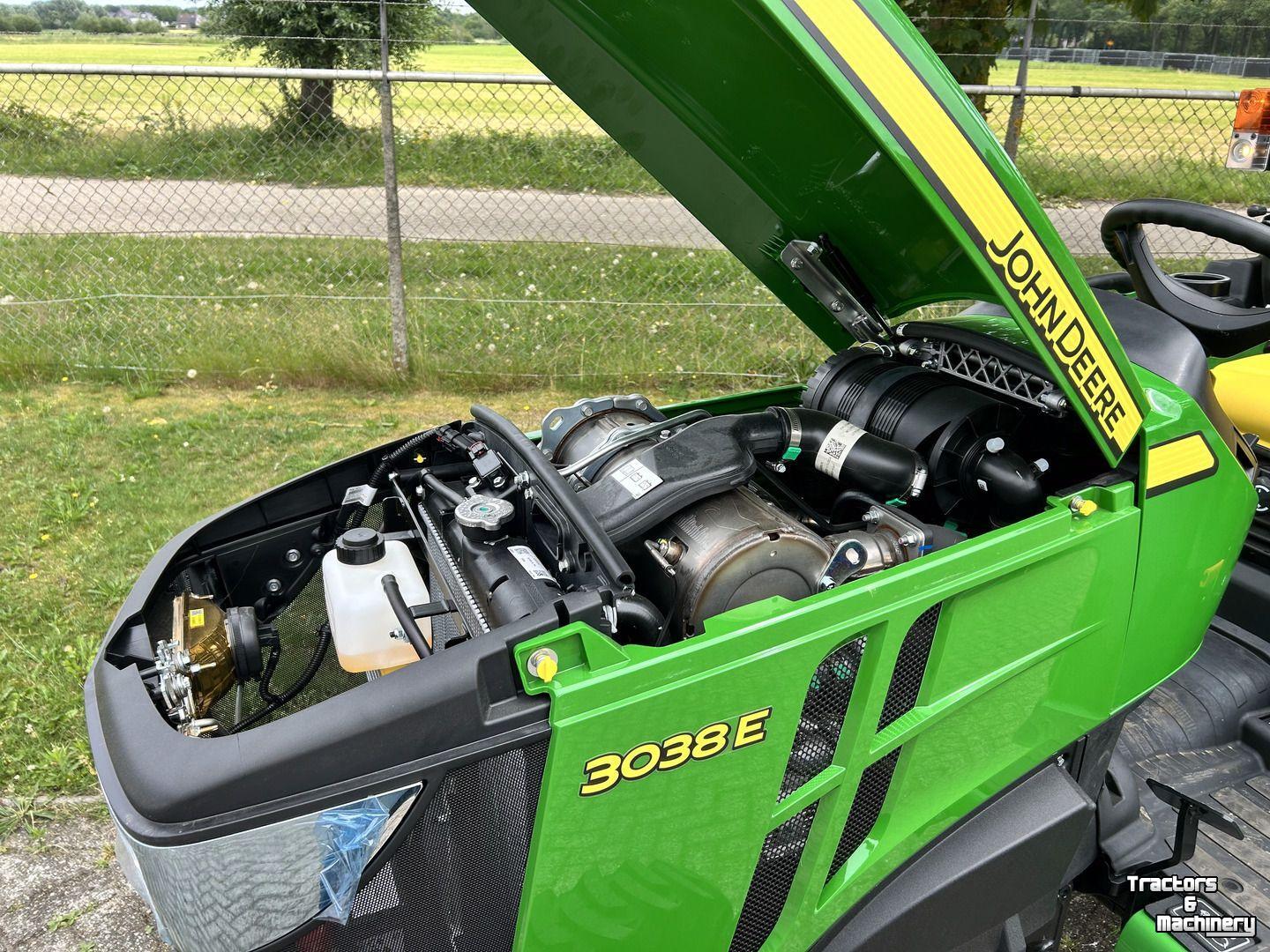 Tracteur pour vignes et vergers John Deere 3038E