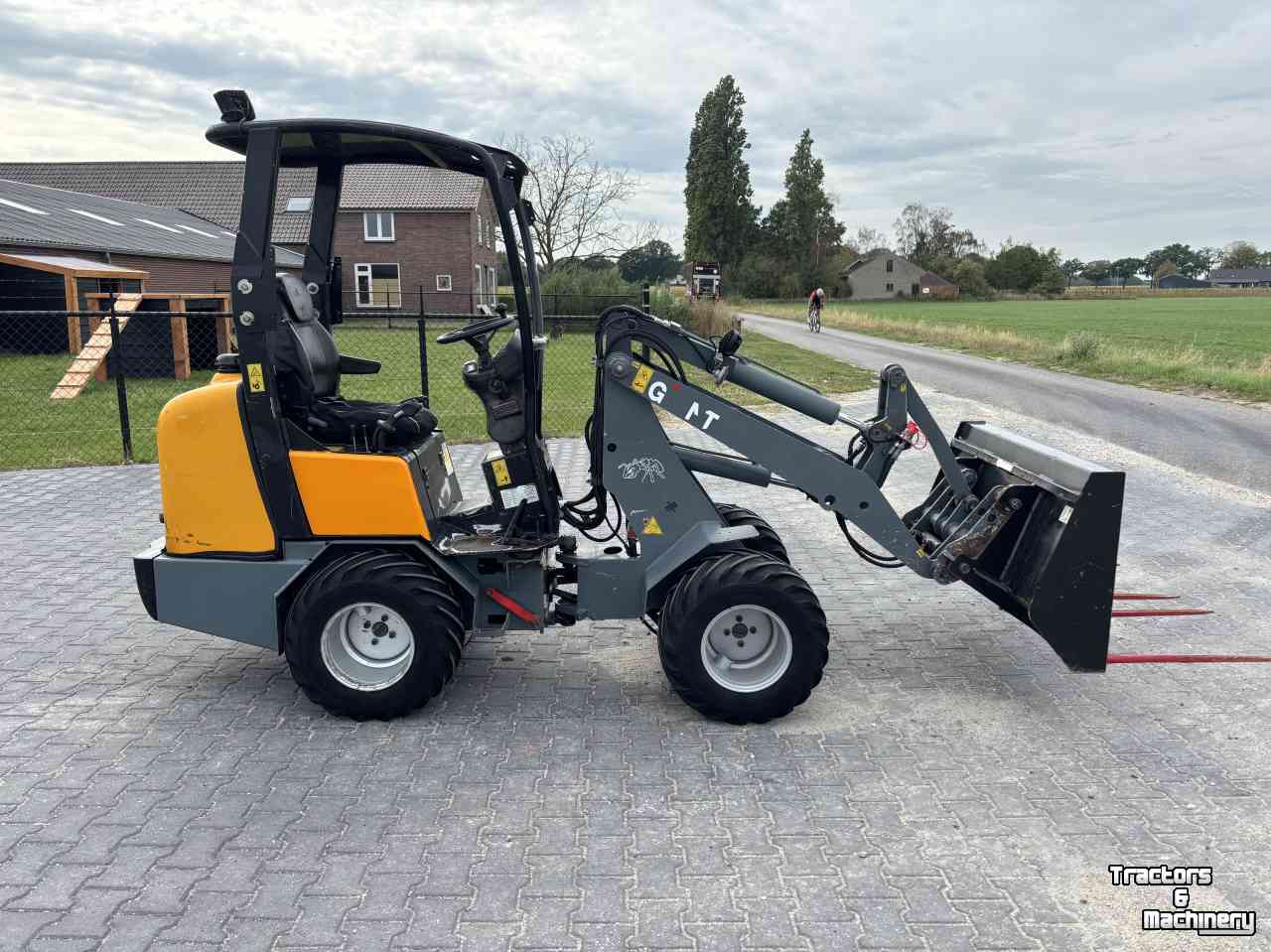 Chargeuse sur pneus Giant D263S shovel