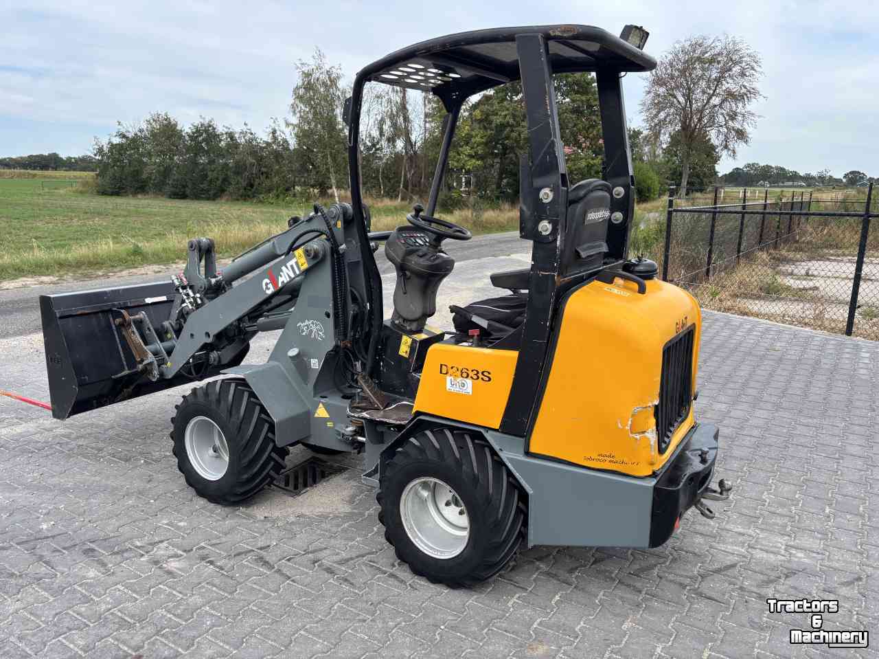 Chargeuse sur pneus Giant D263S shovel