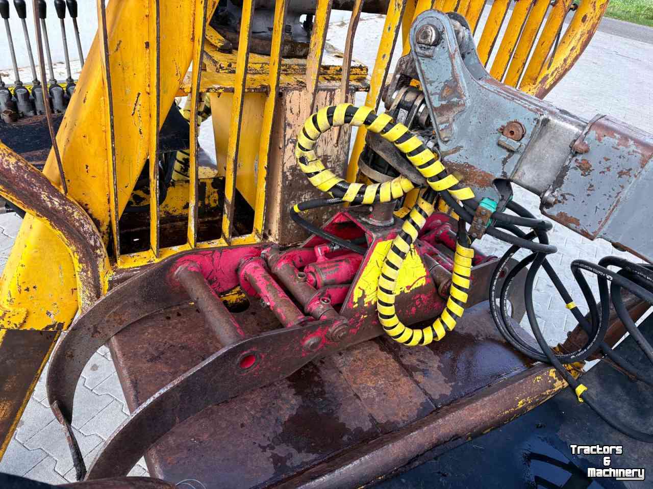 Véhicule tracté arracheuse forestière  Källefall 6.3