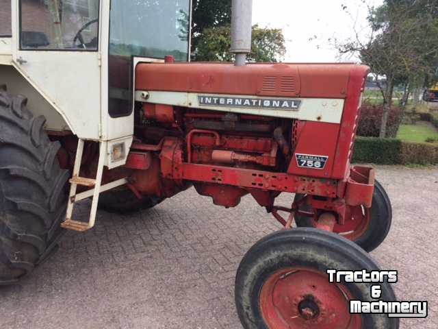 Tracteurs International Farmall 756