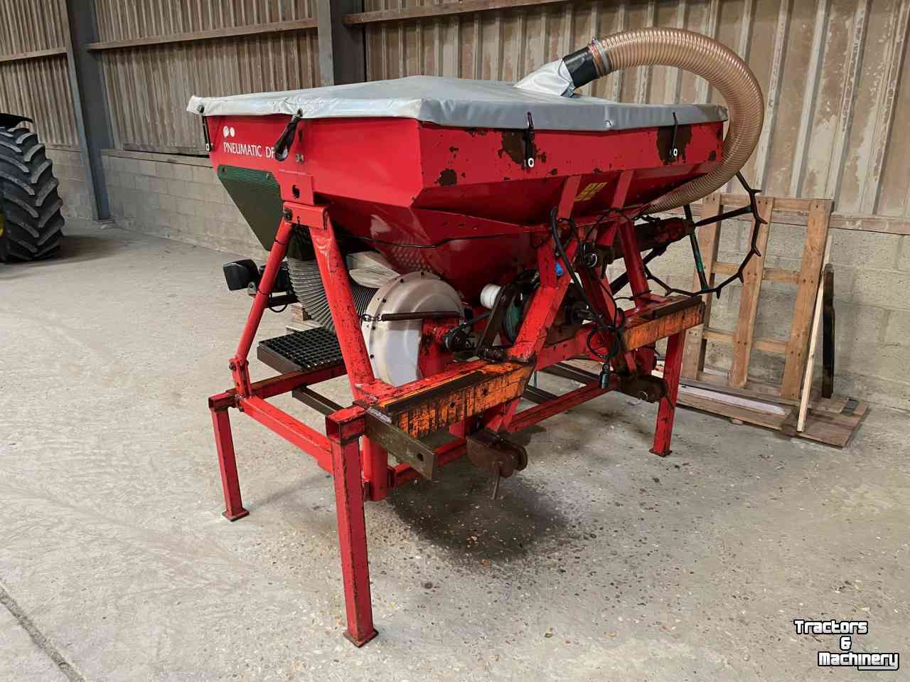 Semoir Accord Kverneland Accord DF1 front zaaitank