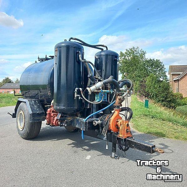 Pompe à lisier  Pomptankwagen met compressor - en Doda pomp