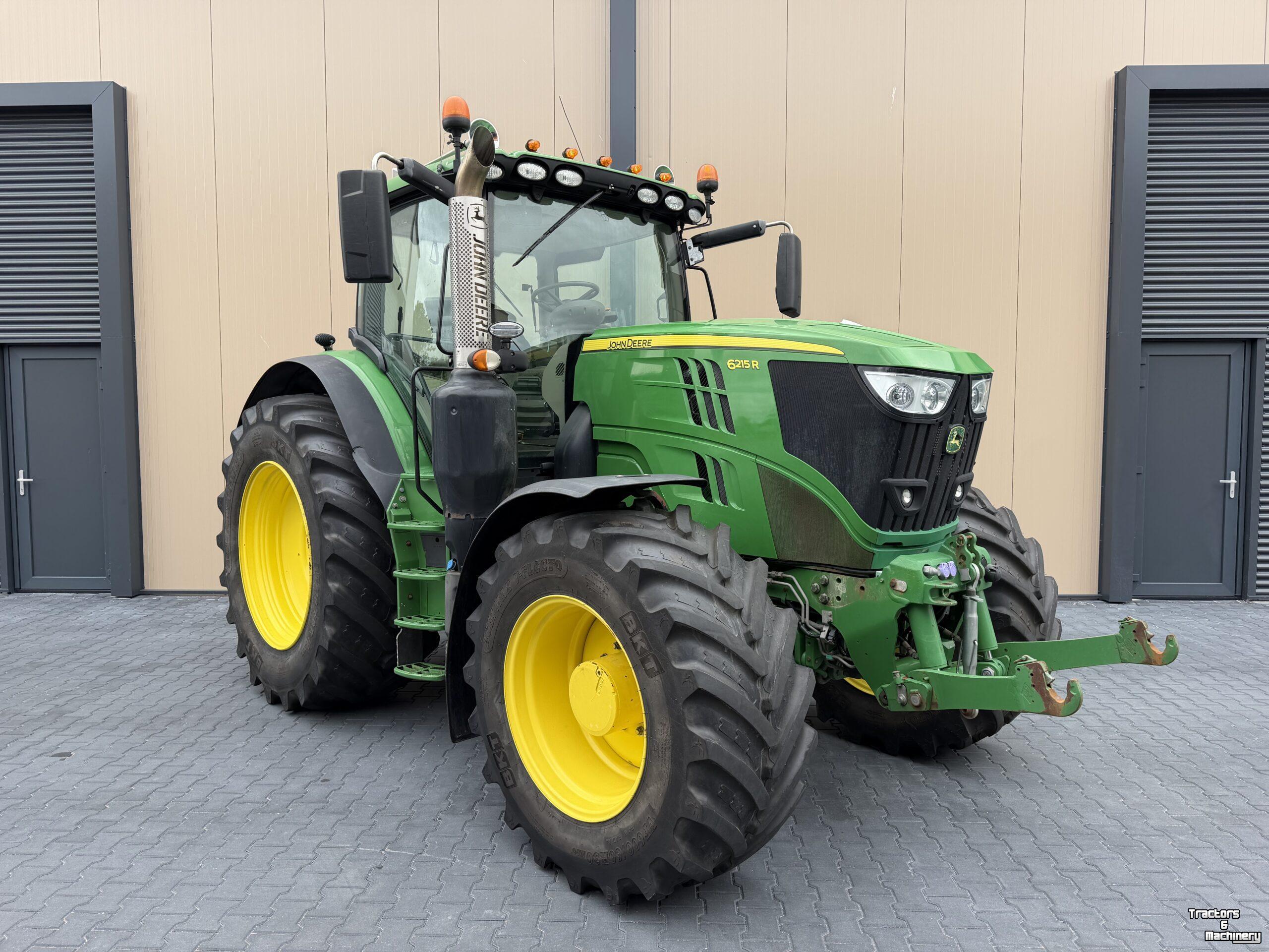 Tracteur John Deere 6215R