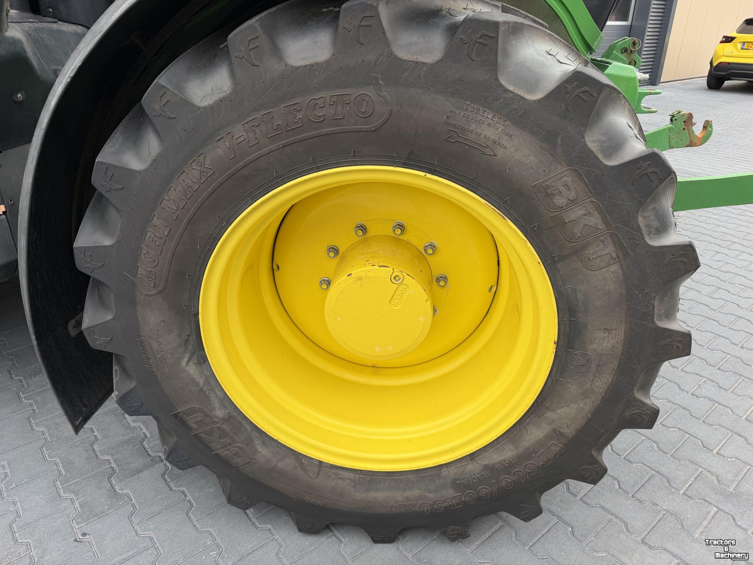 Tracteur John Deere 6215R