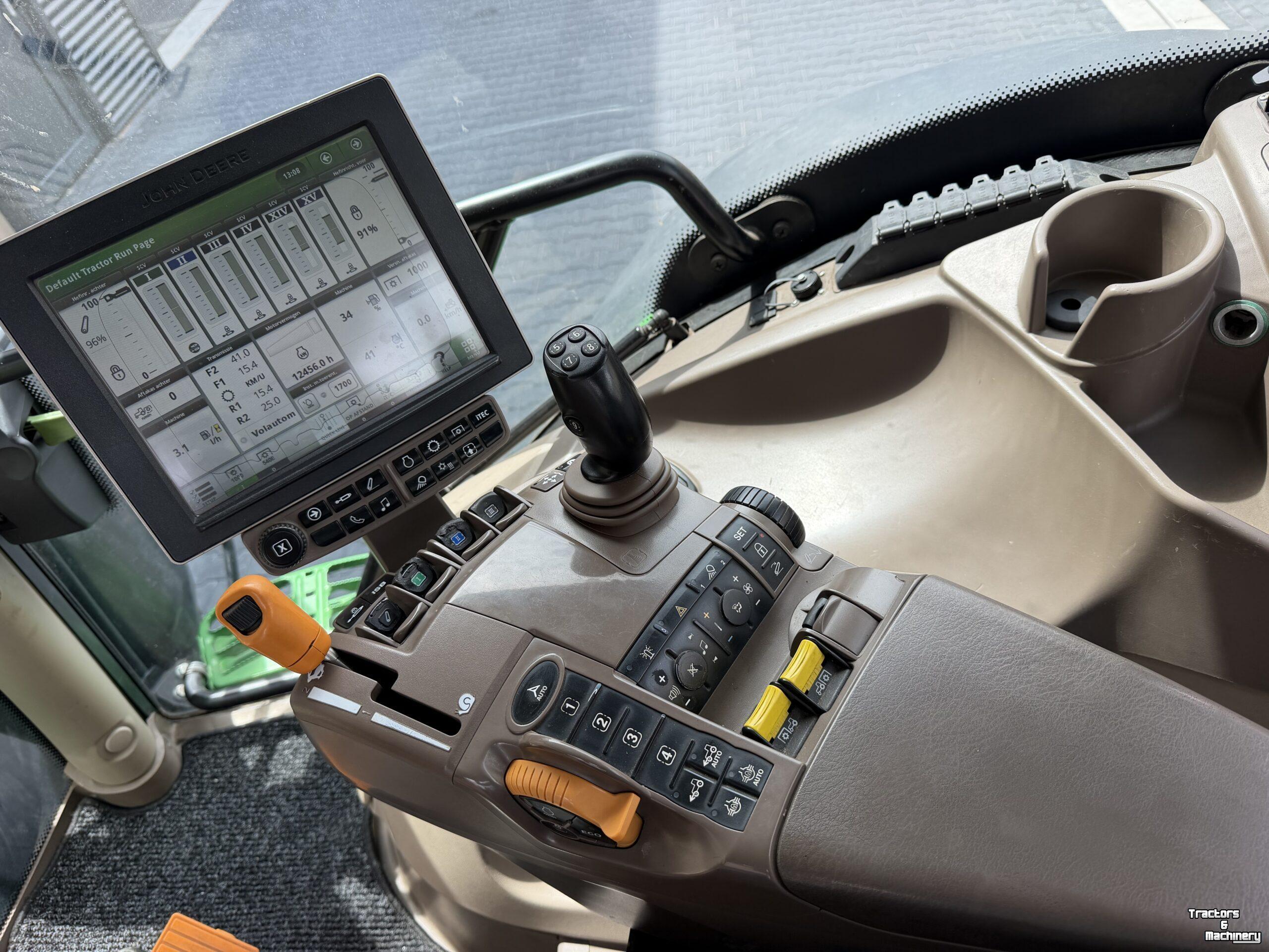 Tracteur John Deere 6215R