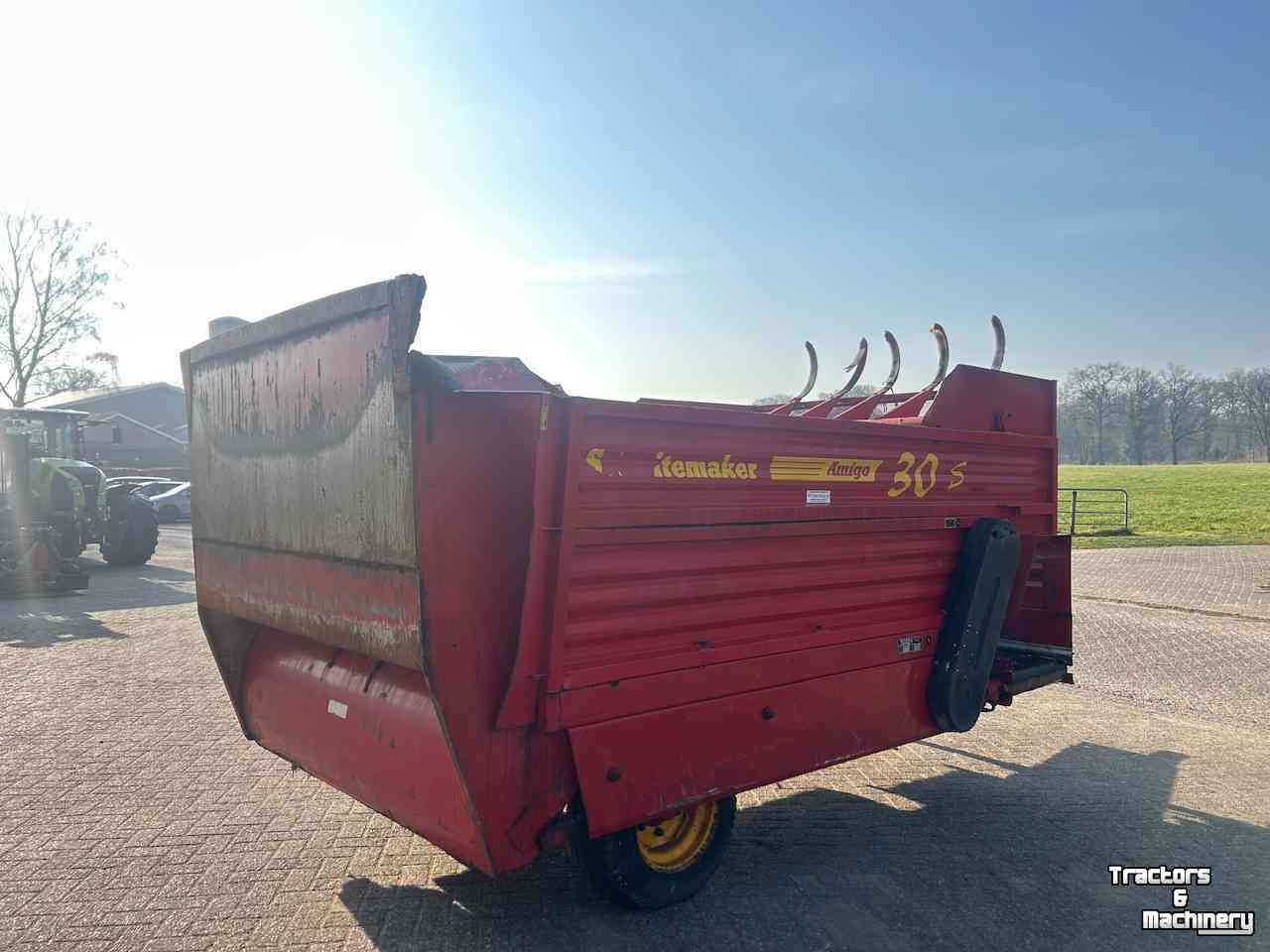 Distributeur de fourrage en bloc Schuitemaker Amigo 30 S