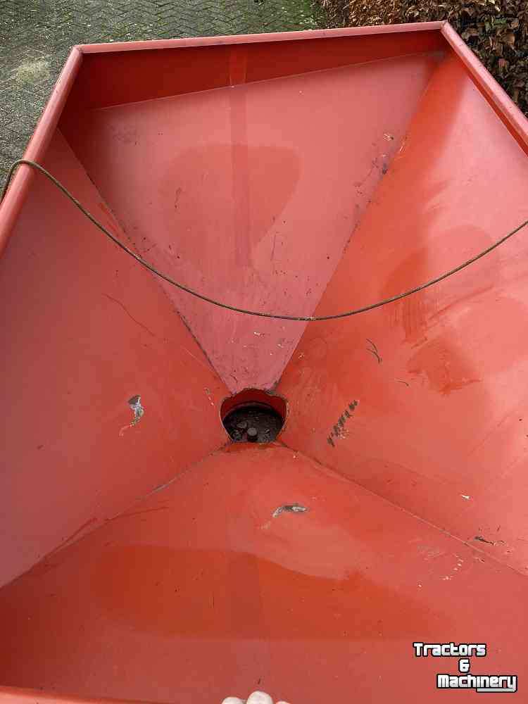 Distributeur d‘engrais Lely 1500 kunstmeststrooier