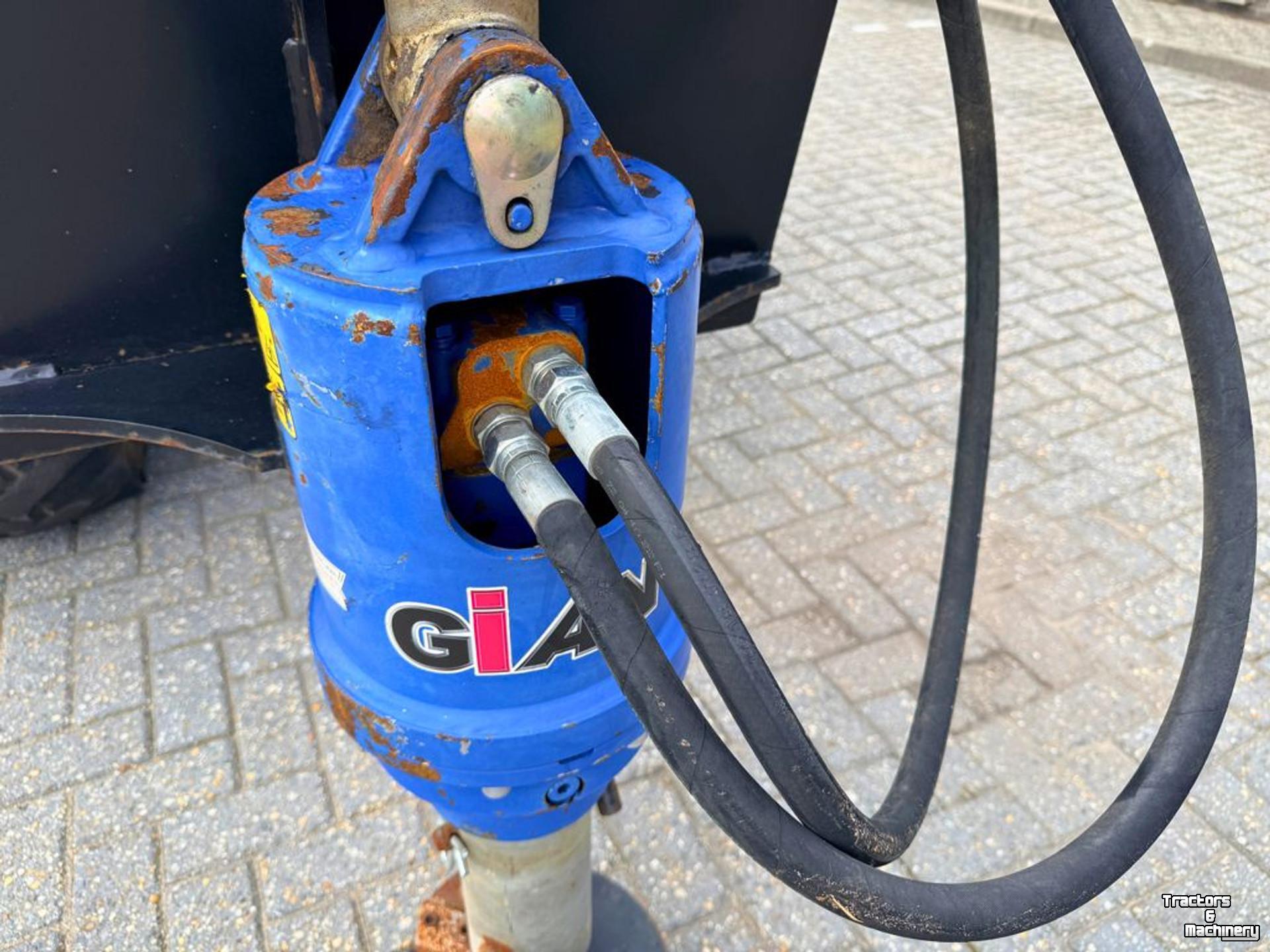 Tarières de sol Giant Boorunit 3500Max met houtsplijter
