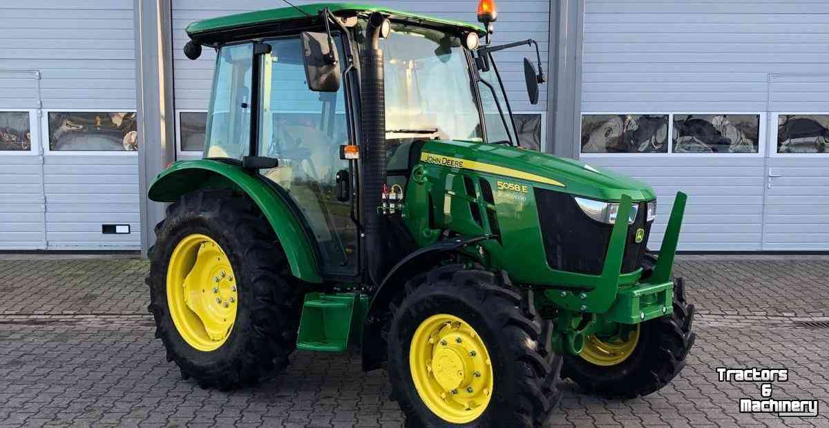 Tracteur pour horticulture John Deere 5058E 24F/12R PR Compact Tractor