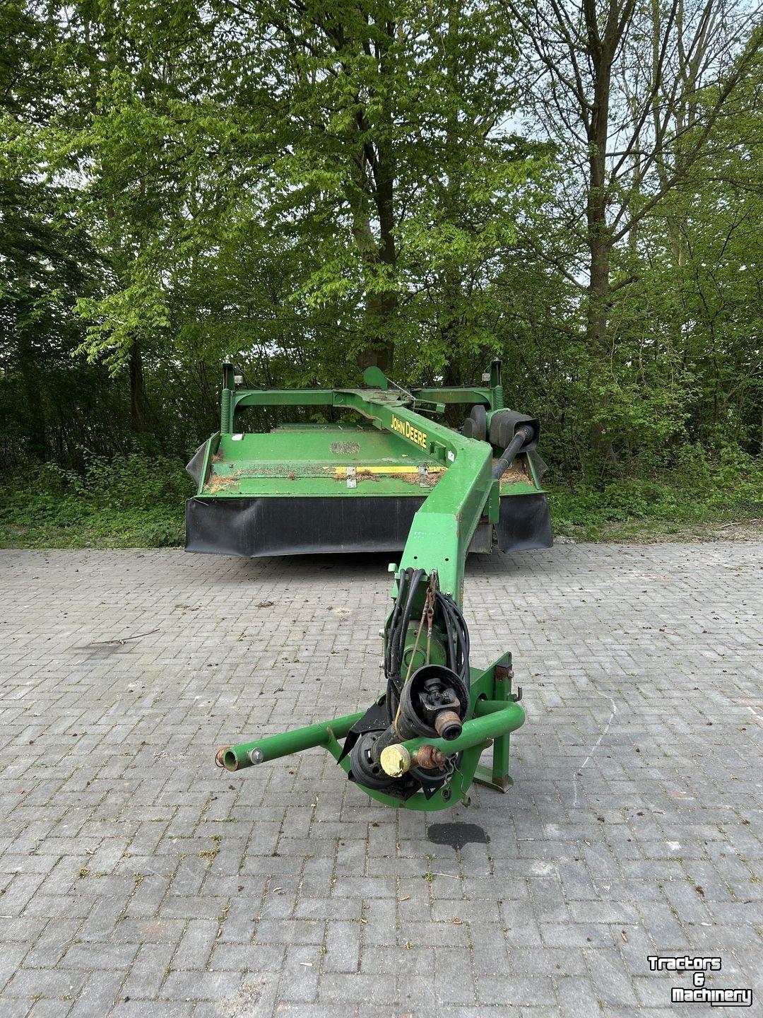 Faucheuse John Deere 530