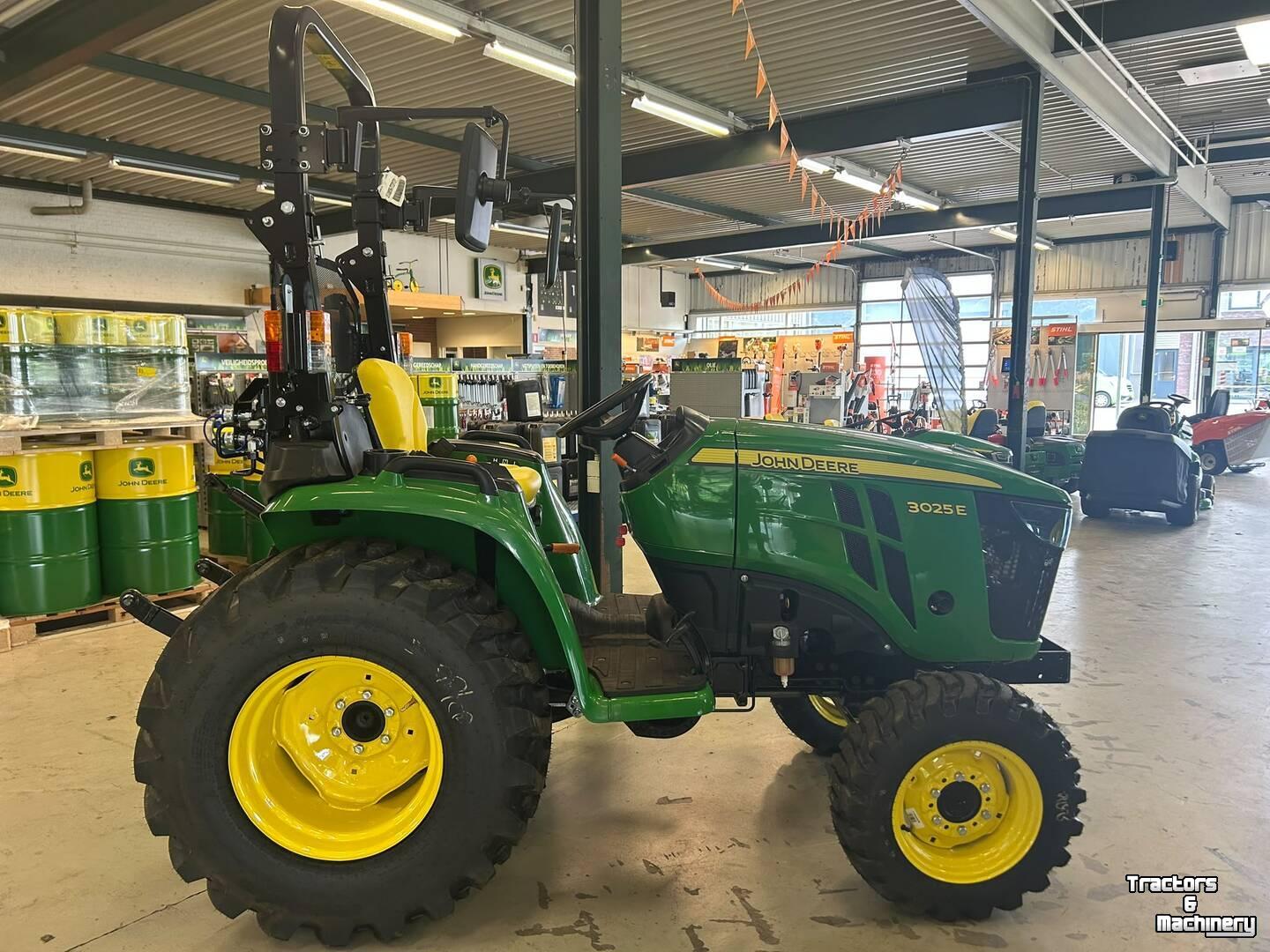 Tracteur pour vignes et vergers John Deere 3025E
