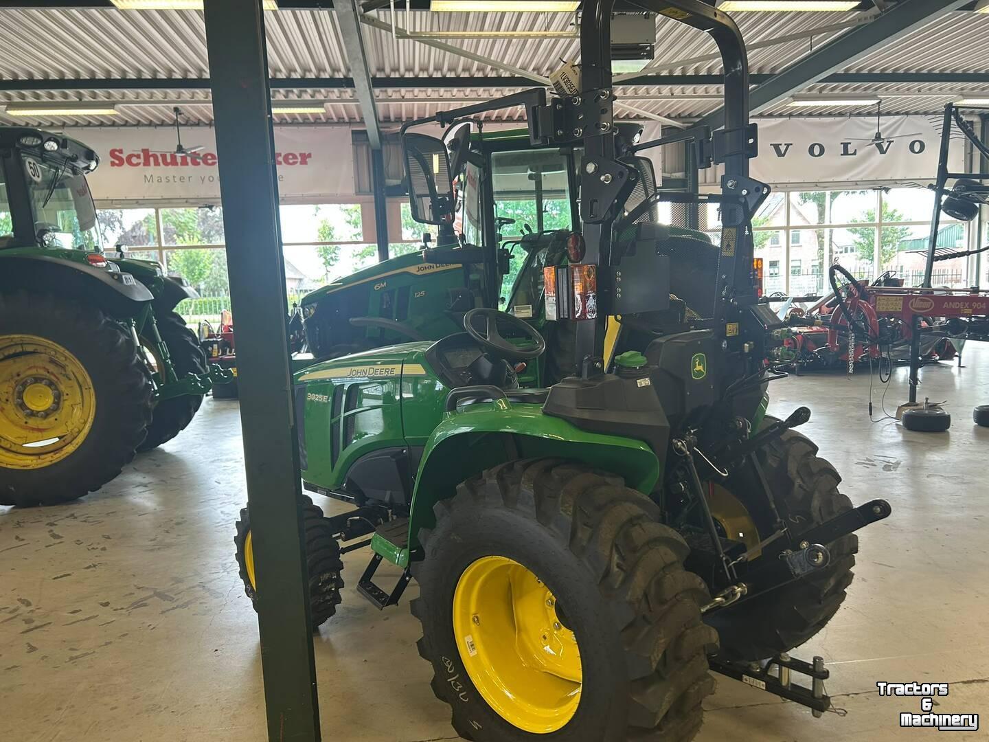Tracteur pour vignes et vergers John Deere 3025E