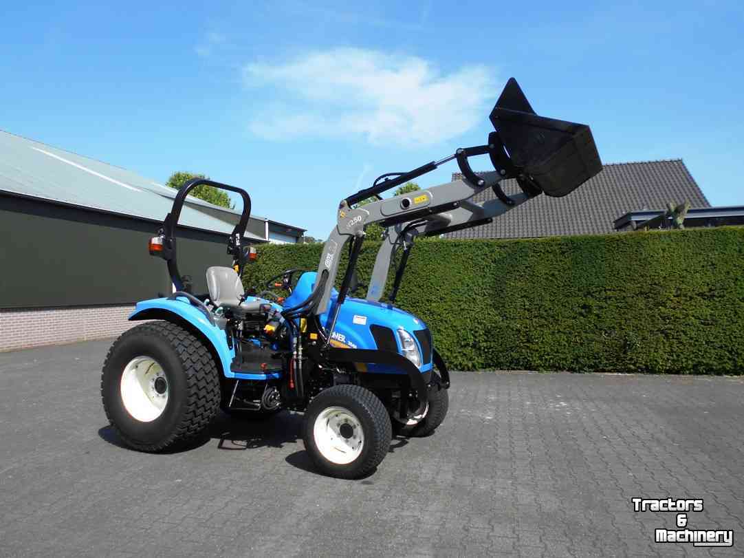 Tracteurs New Holland Boomer 3045 + frontlader