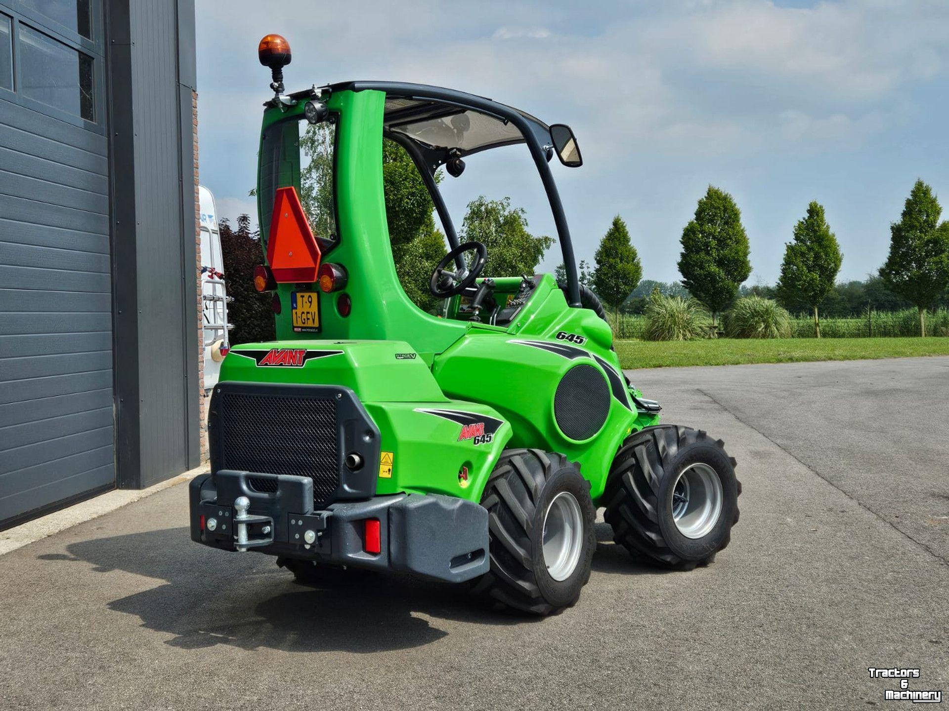 Chargeuse sur pneus Avant 645i TDL+ mini-shovel