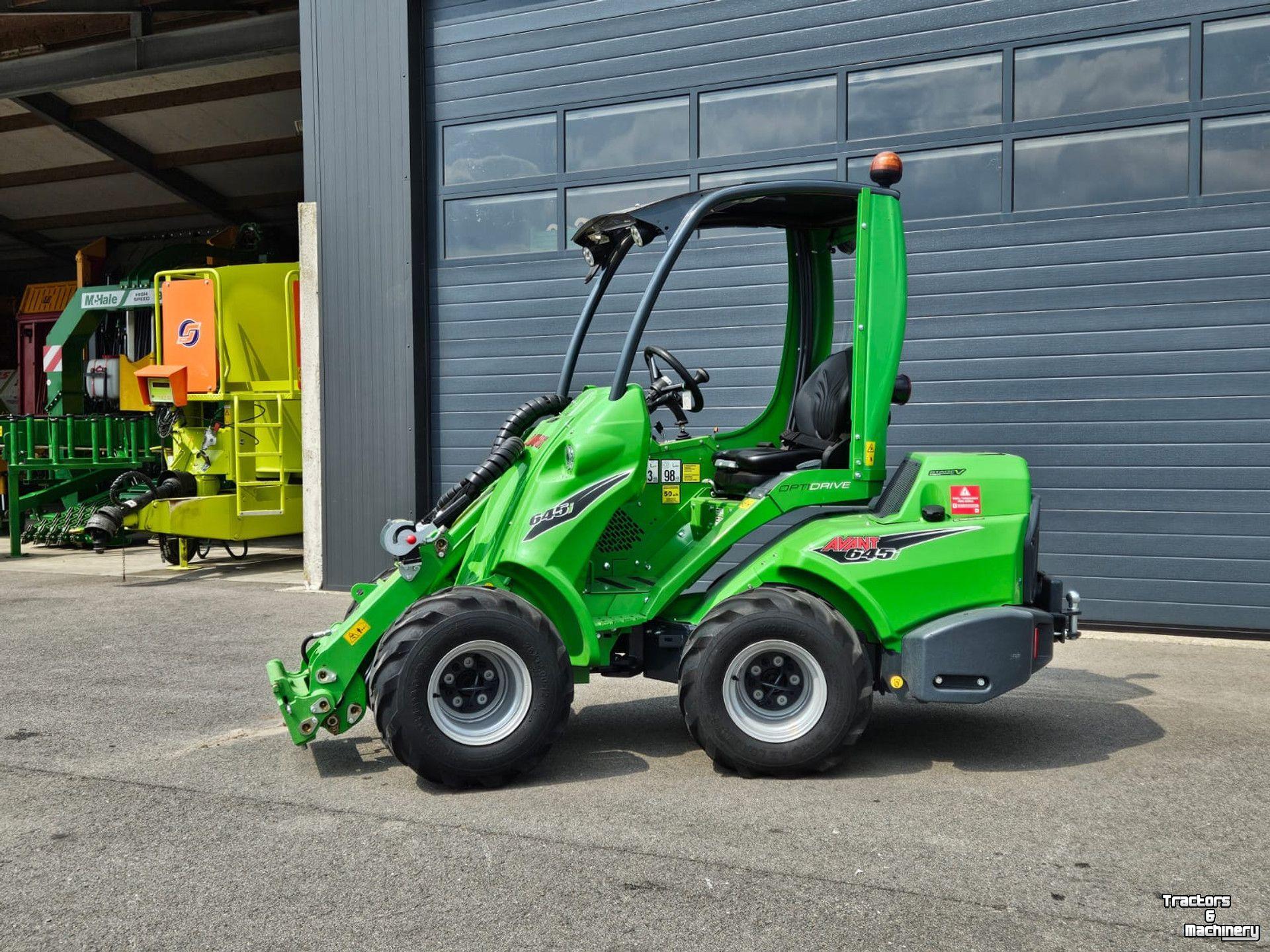 Chargeuse sur pneus Avant 645i TDL+ mini-shovel