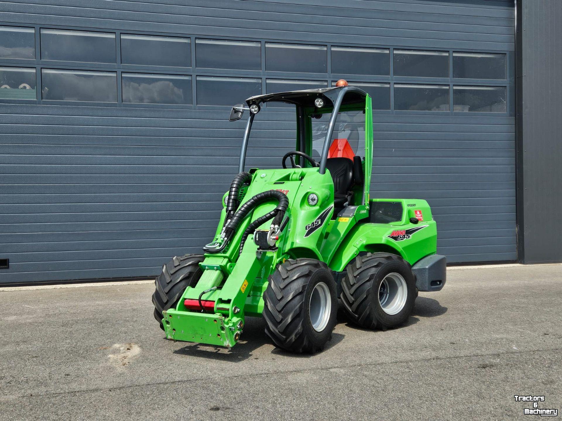 Chargeuse sur pneus Avant 645i TDL+ mini-shovel