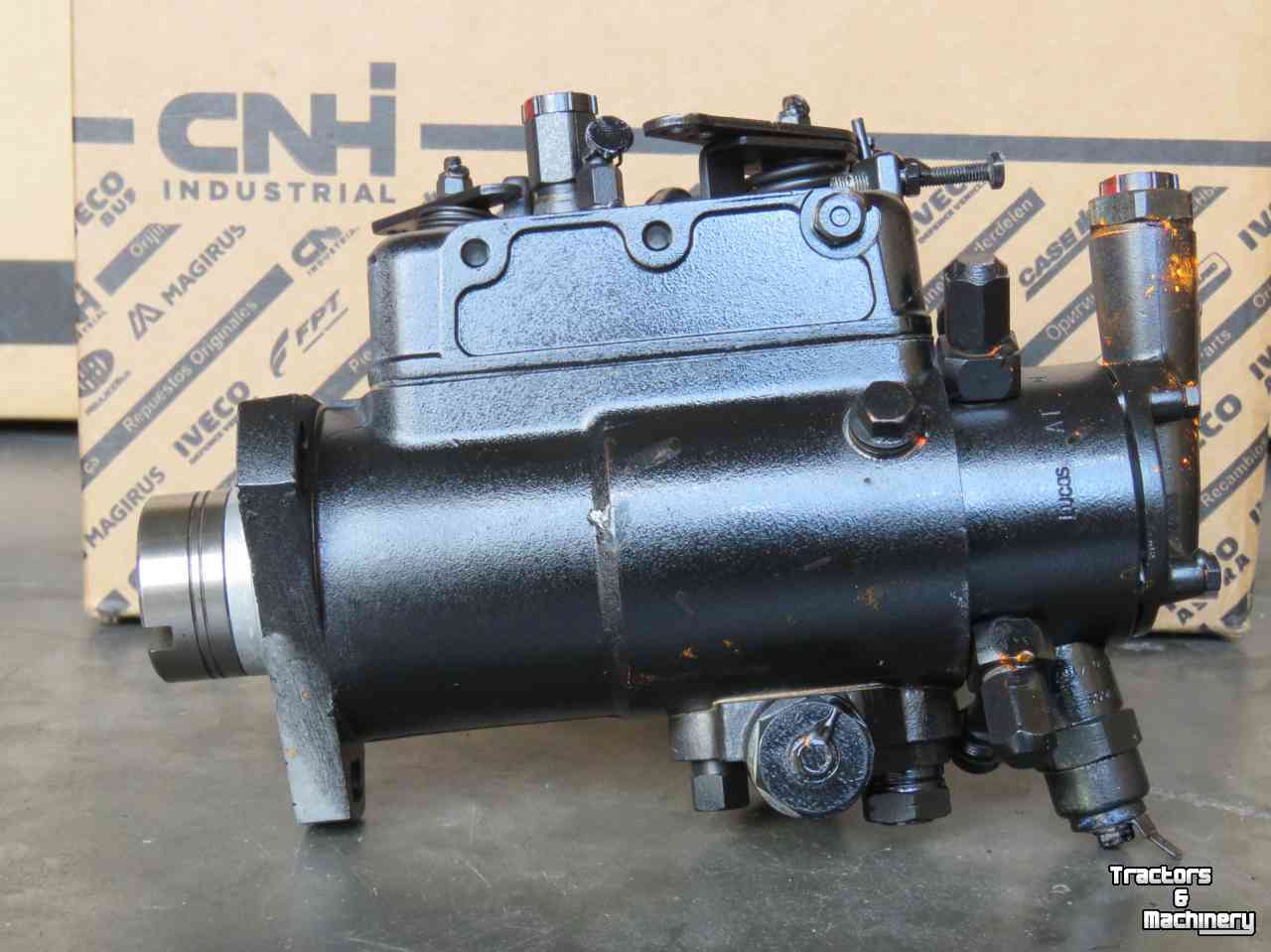 Tracteur Ford Brandstofpomp FORD  10Serie  Parts nr:F0NN9A543VAR