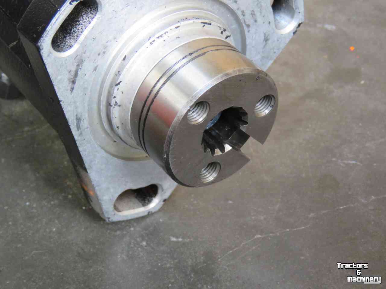 Tracteur Ford Brandstofpomp FORD  10Serie  Parts nr:F0NN9A543VAR
