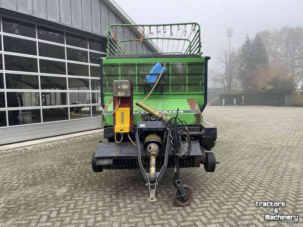 Autochargeuse Deutz-Fahr K570 Opraapwagen