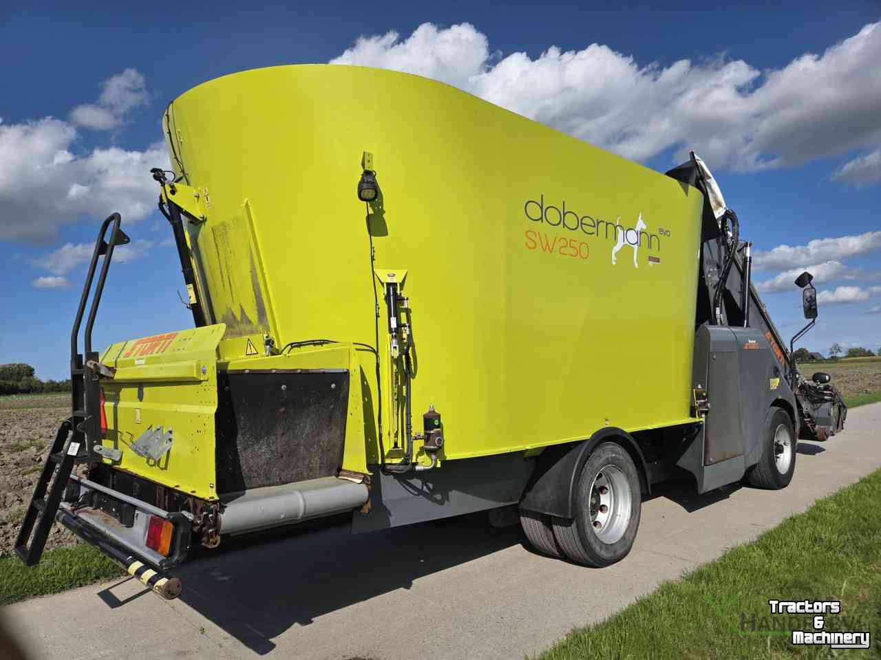 Mélangeuse automotrice Storti Doberman 250 zelfrijder