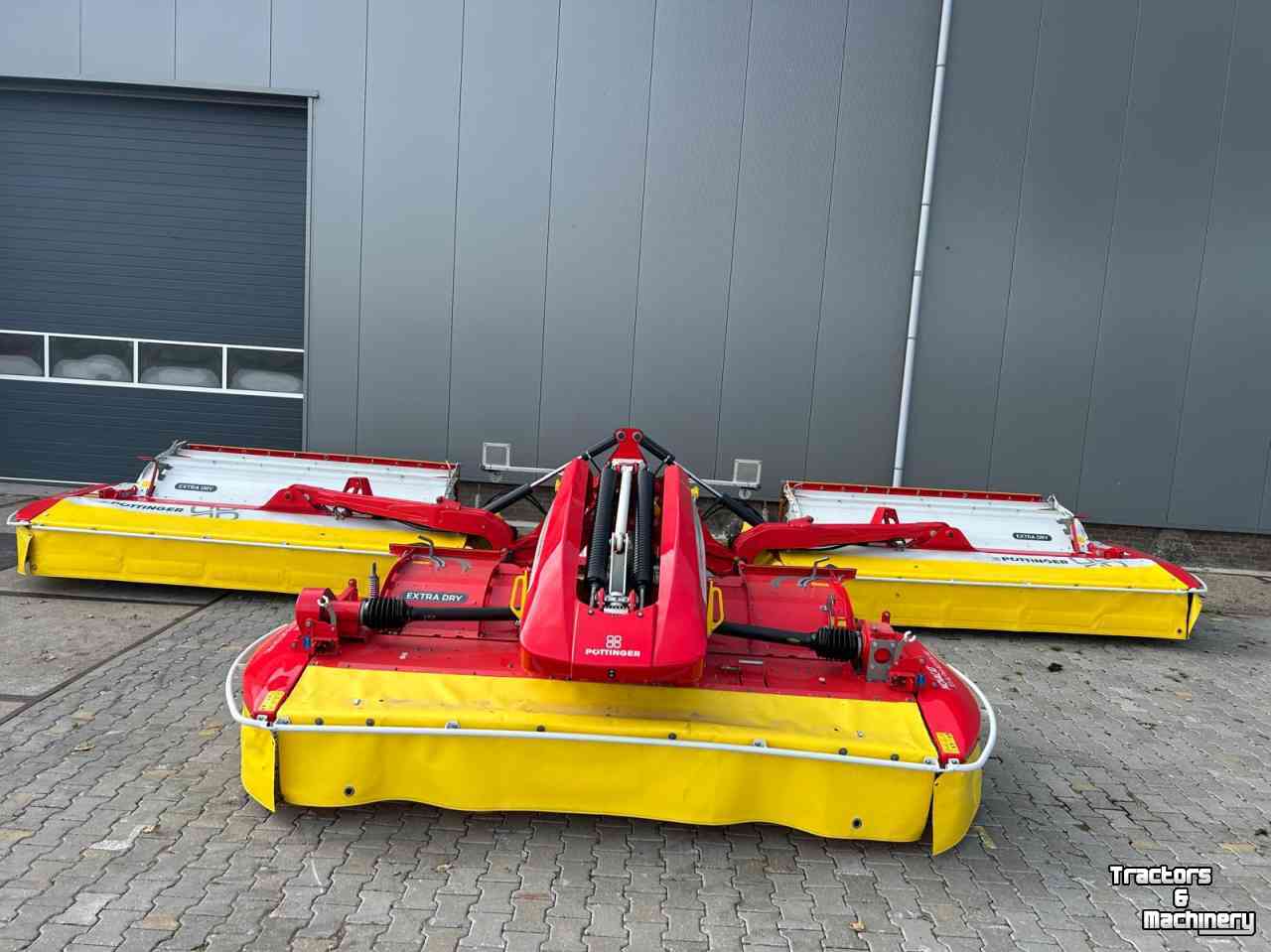 Faucheuse Pottinger Novacat V 9200 ED + 301 AM ED PRO.  Vlindermaaier. Tipple maaier