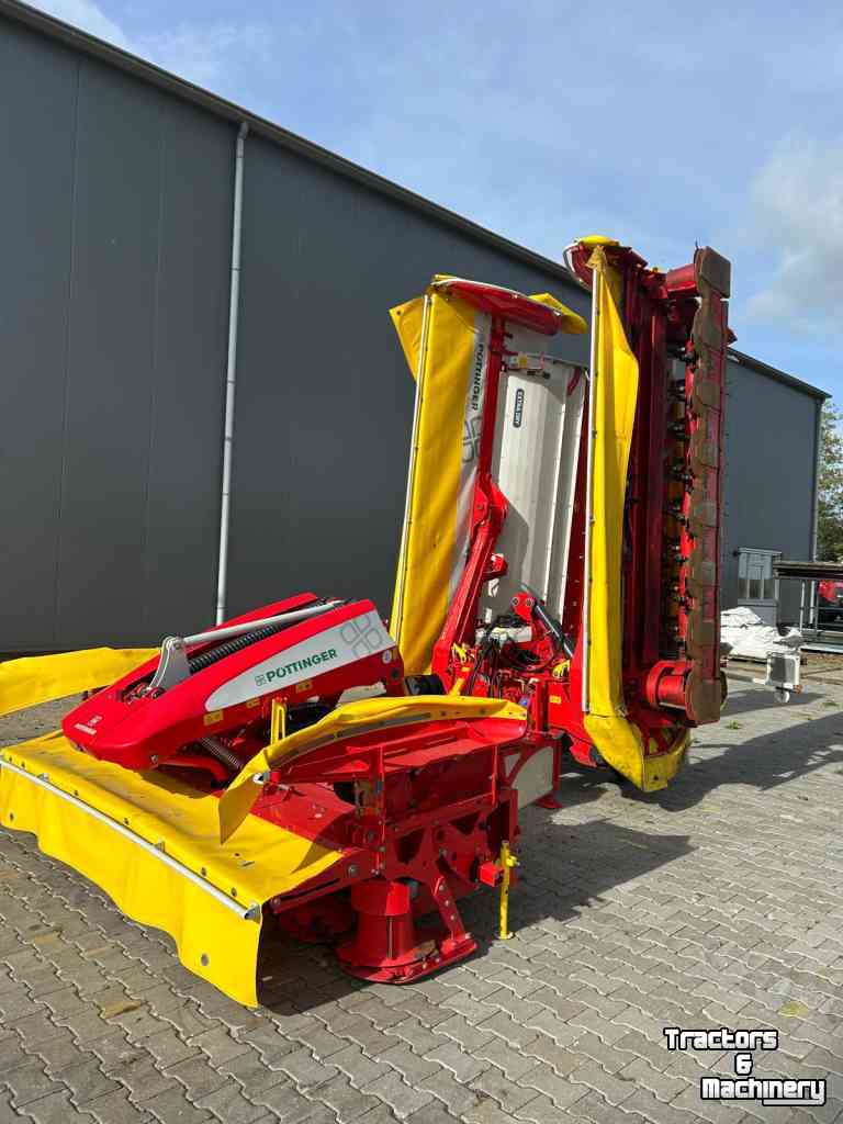 Faucheuse Pottinger Novacat V 9200 ED + 301 AM ED PRO.  Vlindermaaier. Tipple maaier