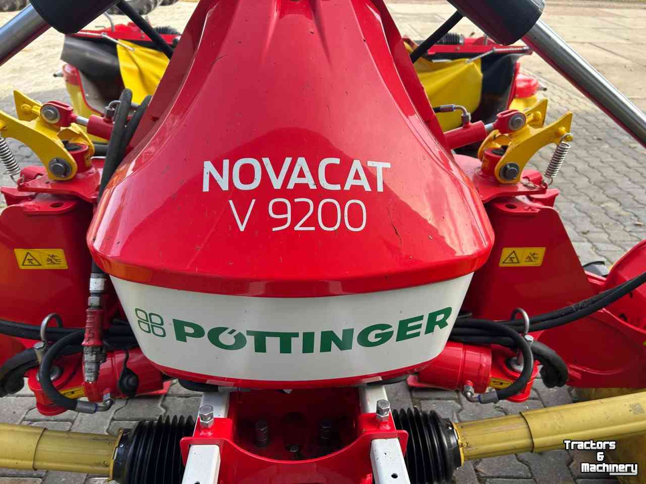 Faucheuse Pottinger Novacat V 9200 ED + 301 AM ED PRO.  Vlindermaaier. Tipple maaier