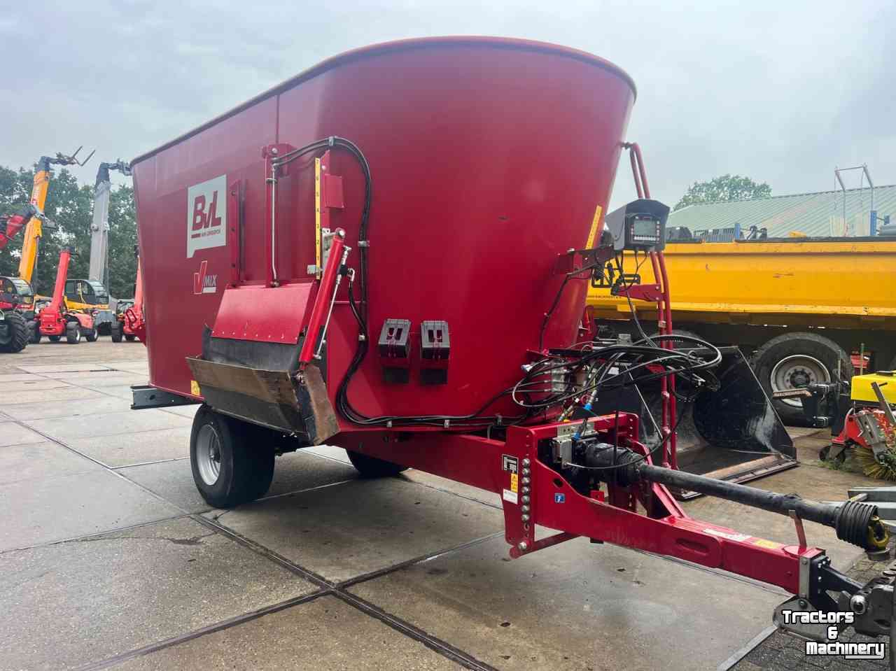 Remorque distributrice BVL Vmix plus 24-2S