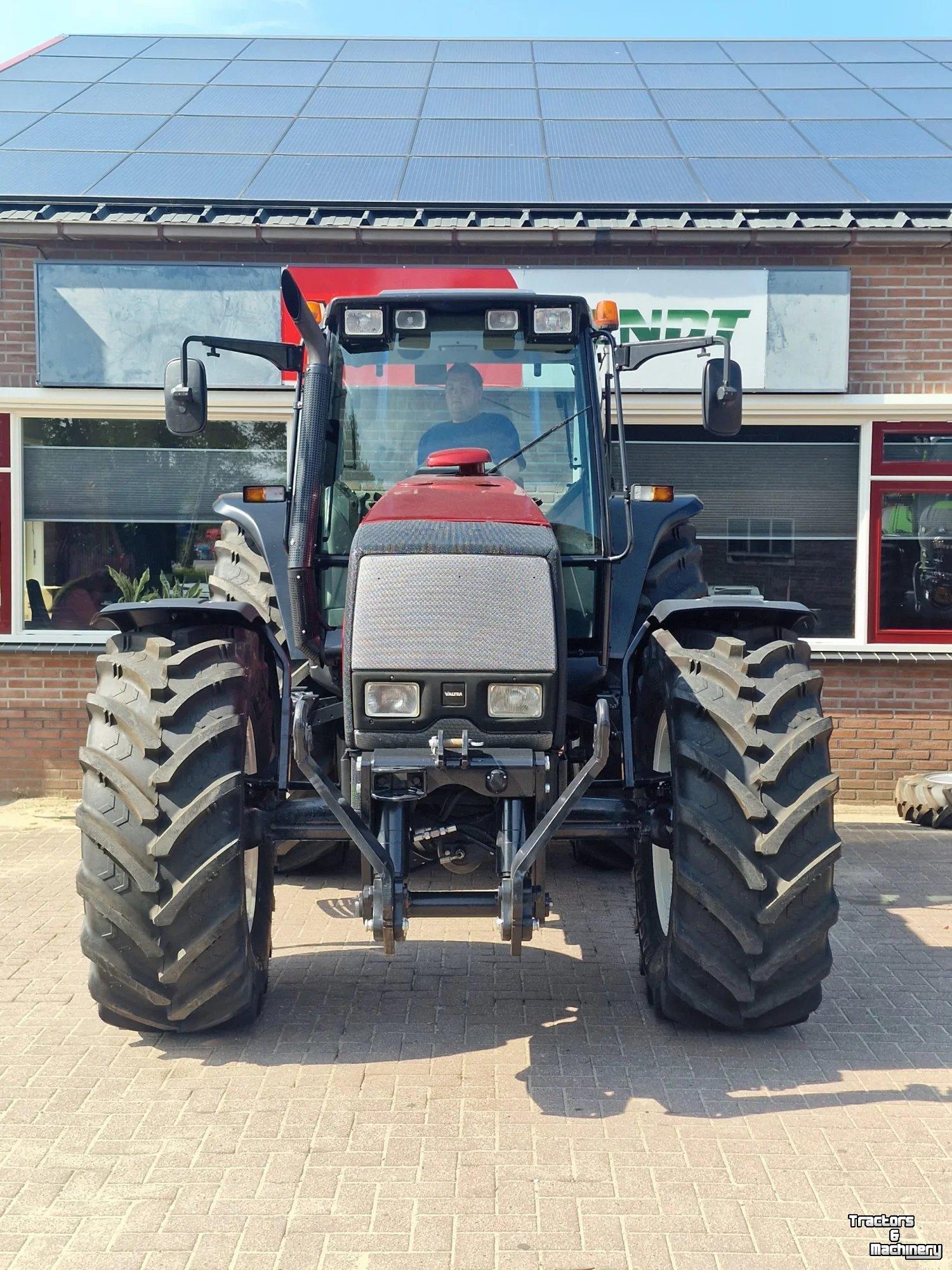 Tracteur Valtra 8950