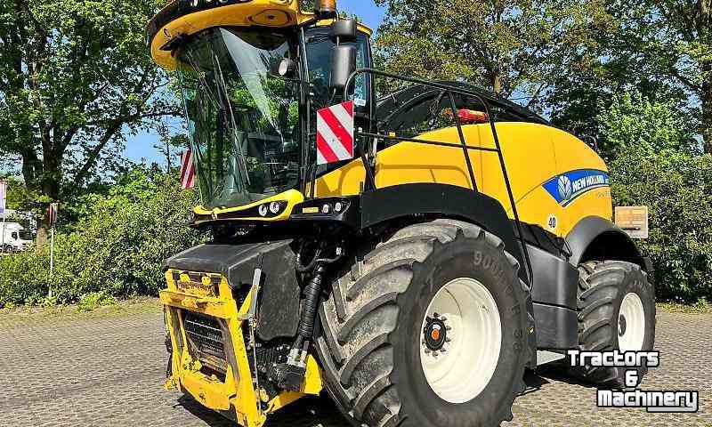 Ensileuse automotrice New Holland FR780