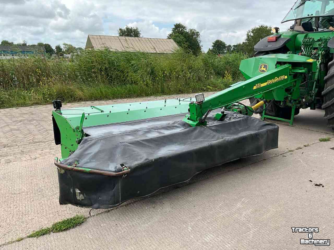 Faucheuse John Deere 331 Achtermaaier