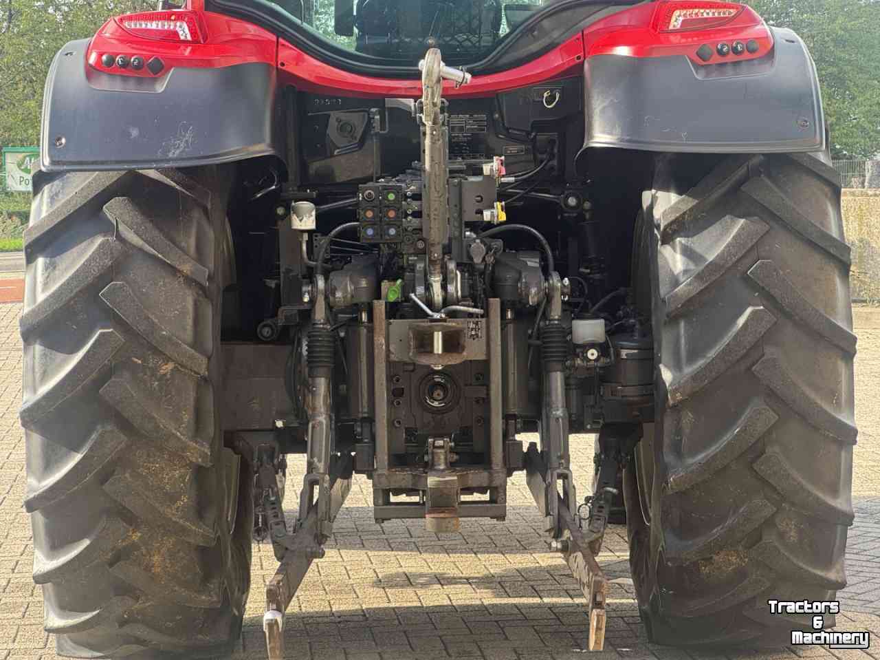 Tracteur Valtra N 134Active Hitech vol geveerd lucht Frontlader Manip 120  3692u