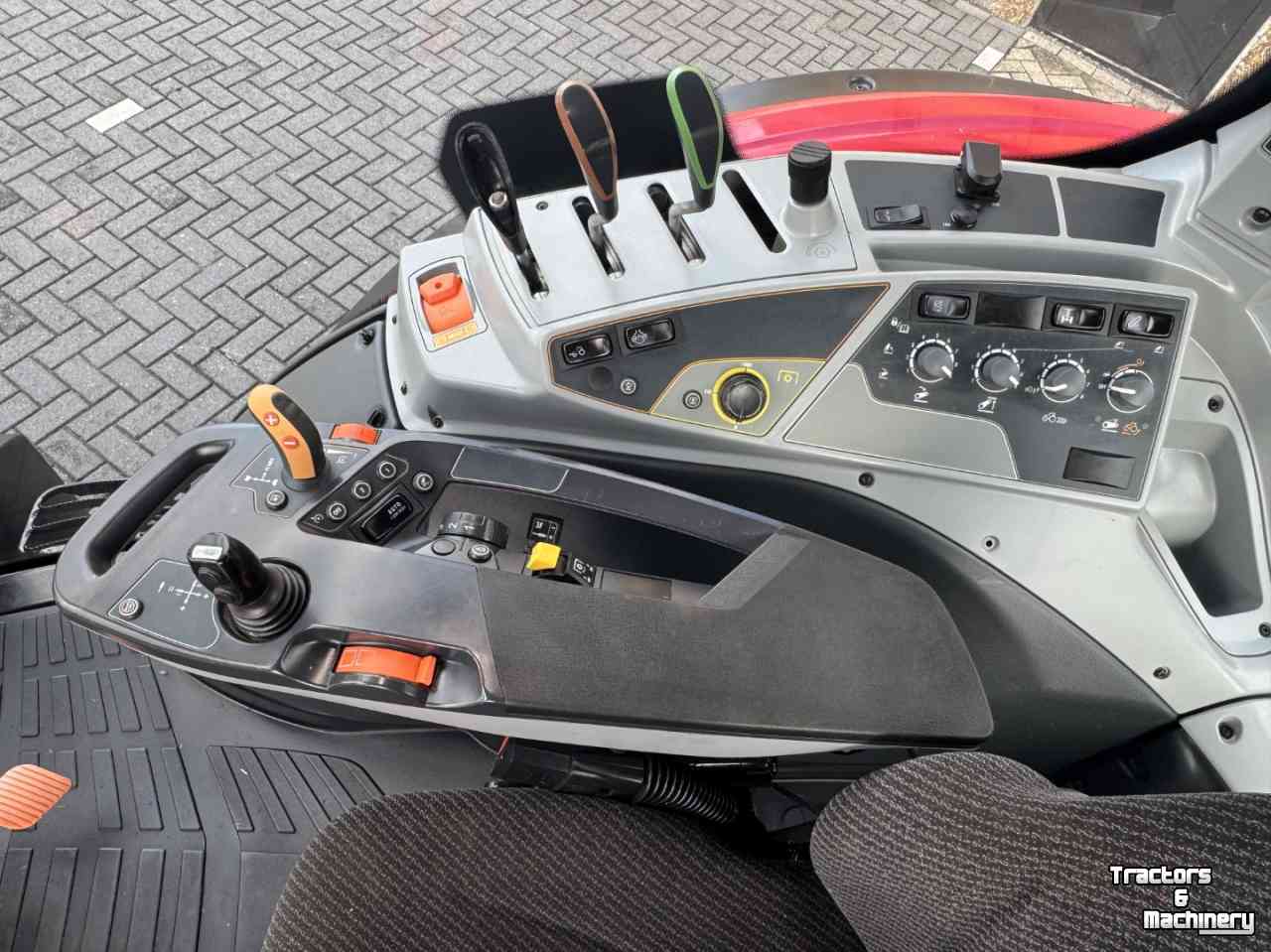 Tracteur Valtra N 134Active Hitech vol geveerd lucht Frontlader Manip 120  3692u