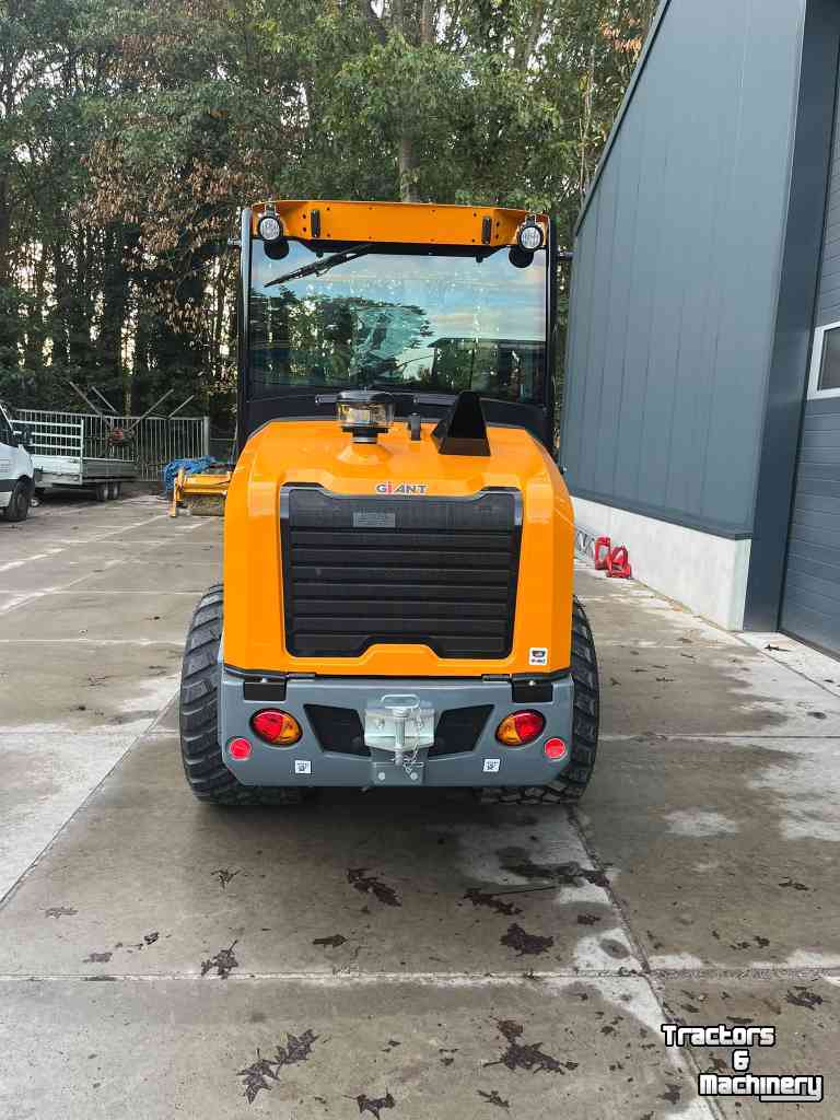 Chargeuse sur pneus Giant G3500 mini shovel kniklader