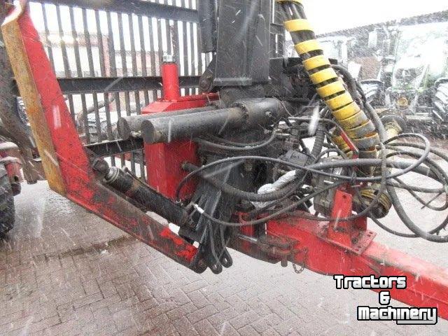 Véhicule tracté arracheuse forestière Farmi VARIO 121