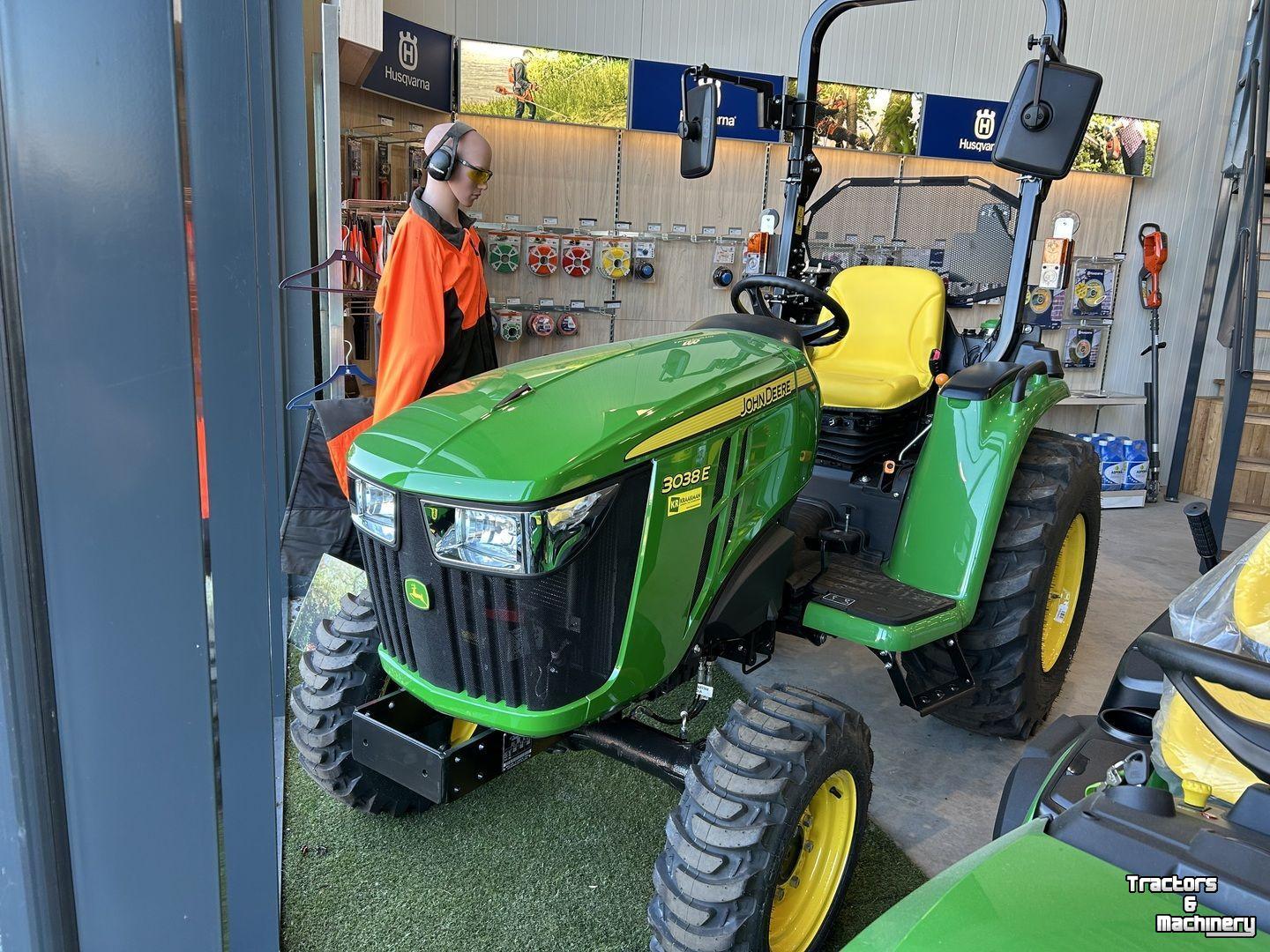 Tracteur pour vignes et vergers John Deere 3038E