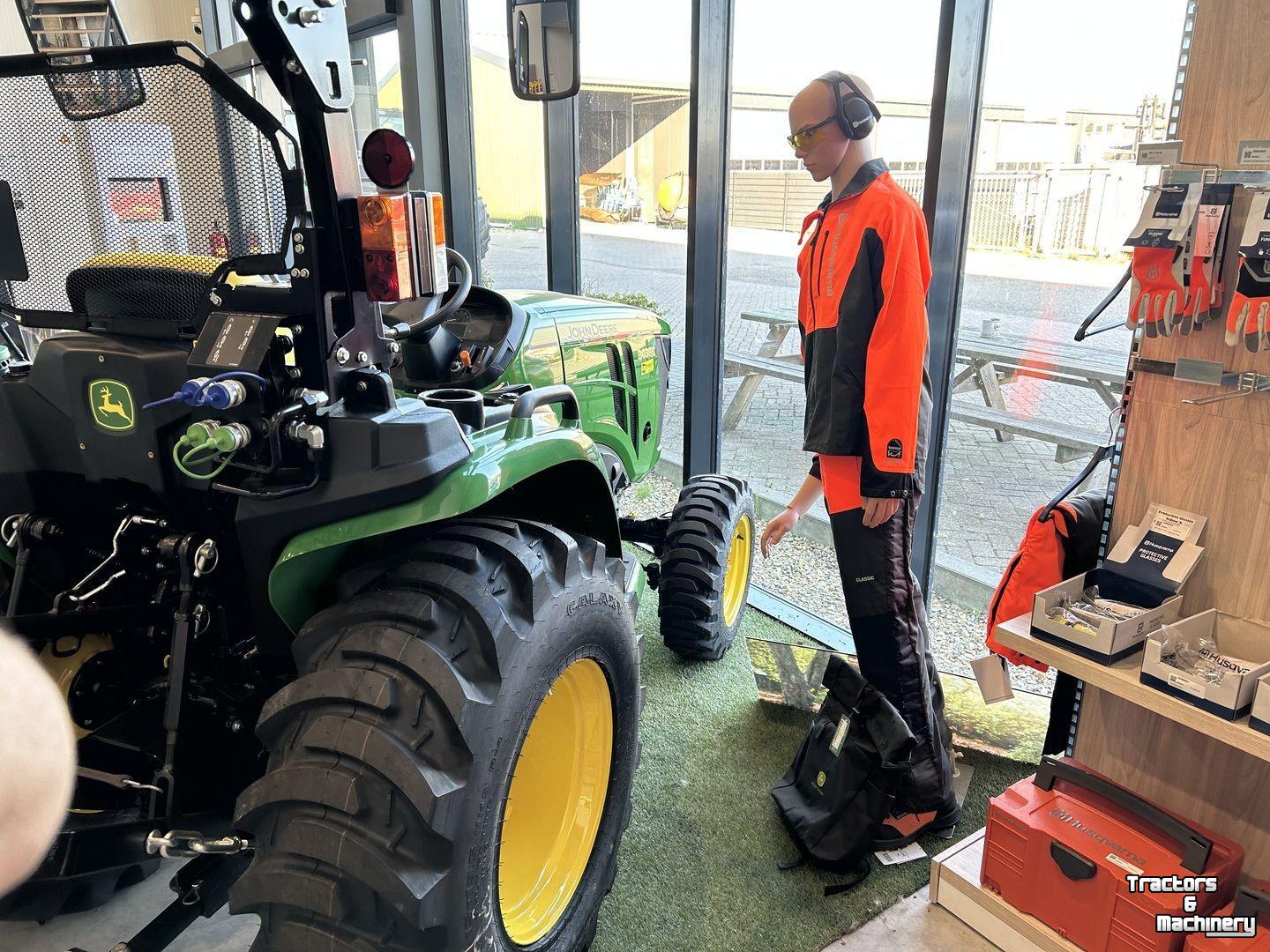 Tracteur pour vignes et vergers John Deere 3038E