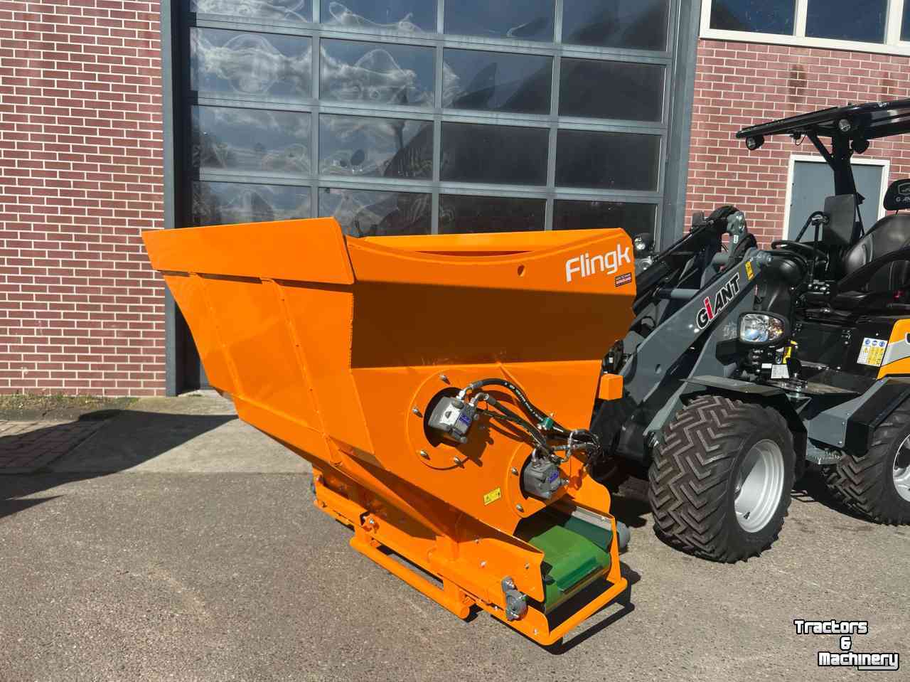 Épandeur de sciure pour des logettes Flingk KSS 1015 boxenstrooier / zaagselstrooier / instrooibak