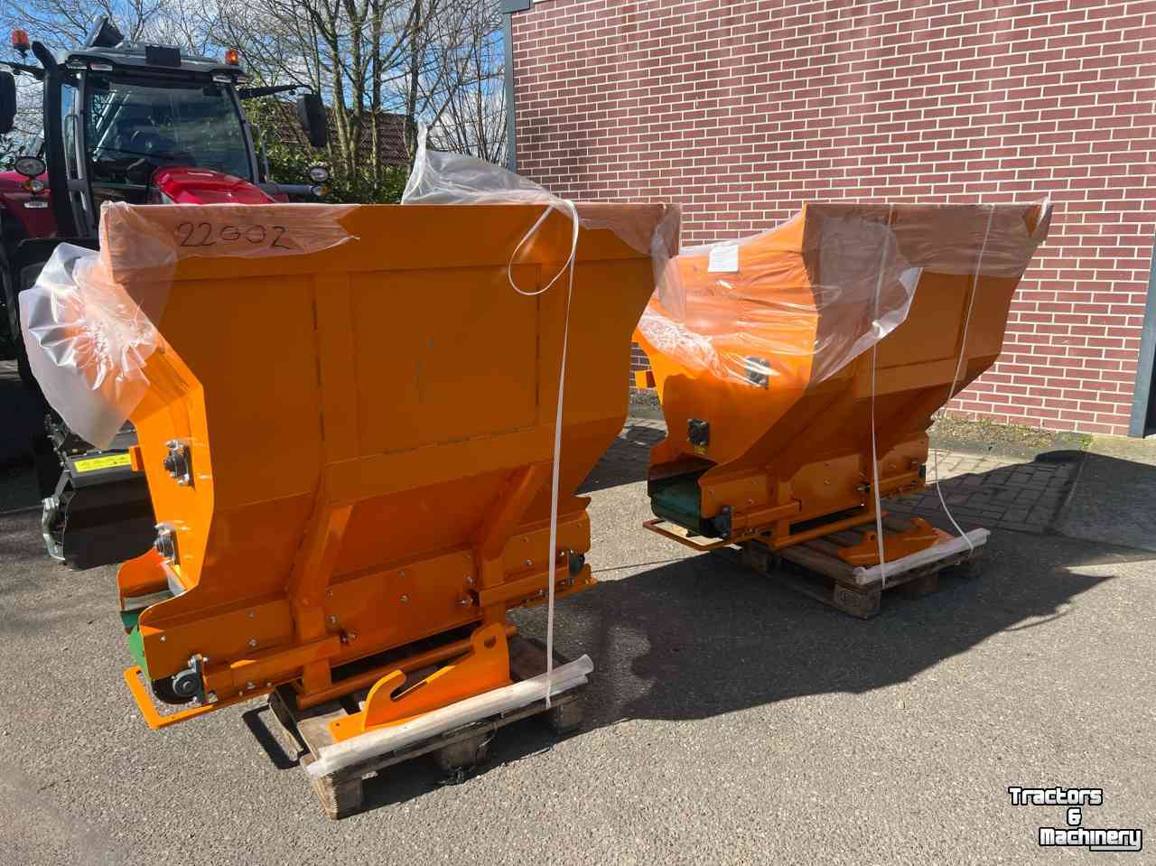 Épandeur de sciure pour des logettes Flingk KSS 1015 boxenstrooier / zaagselstrooier / instrooibak