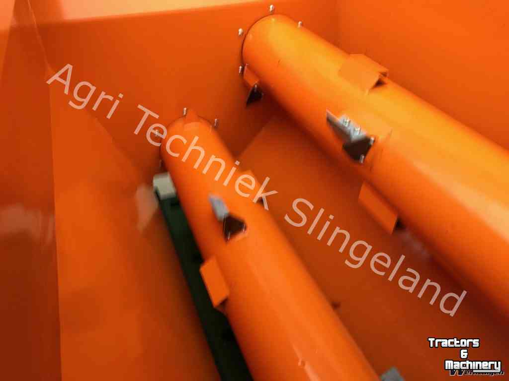 Épandeur de sciure pour des logettes Flingk KSS 1015 boxenstrooier / zaagselstrooier / instrooibak