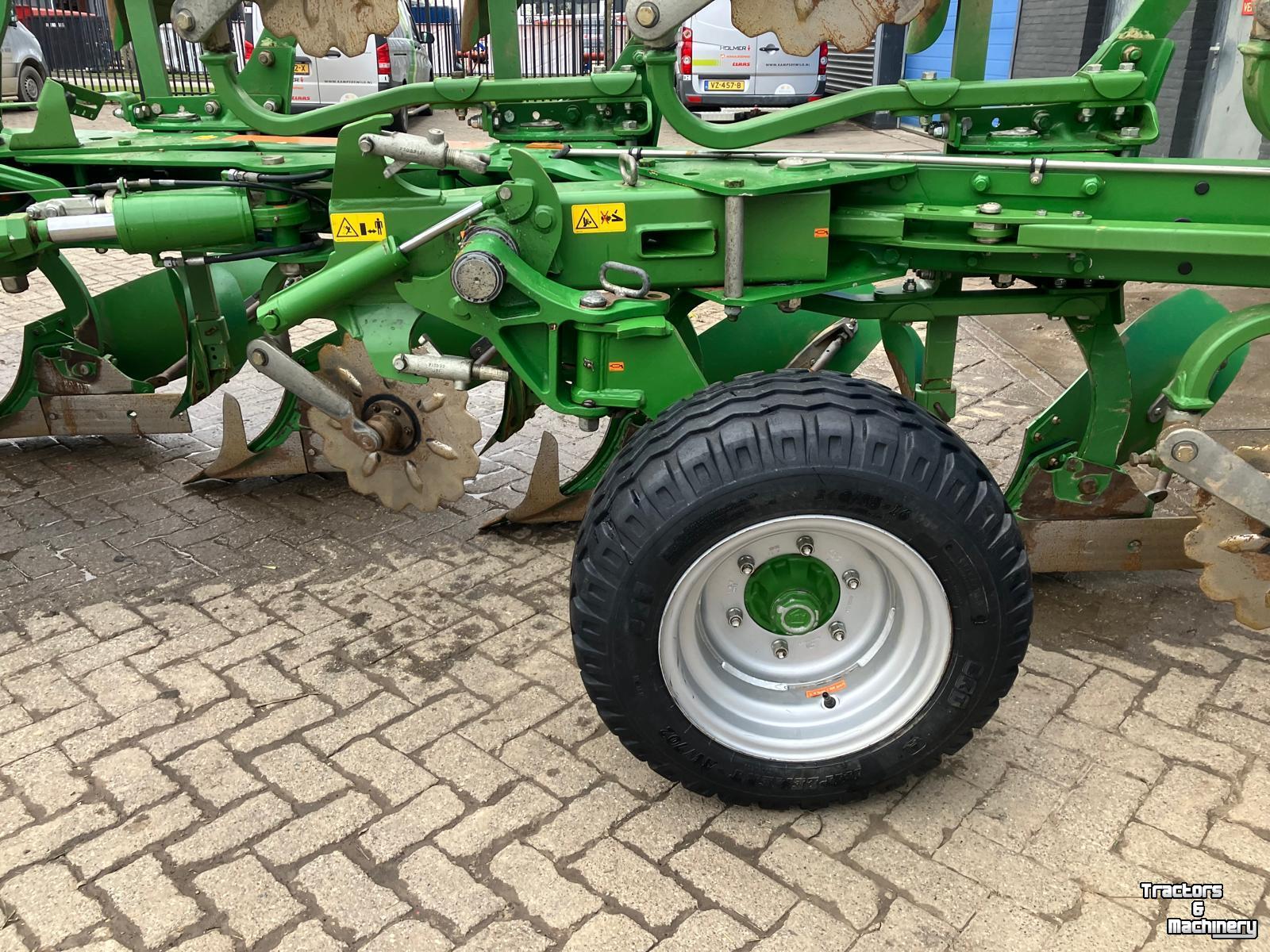 Charrues Amazone Cayron V200-100