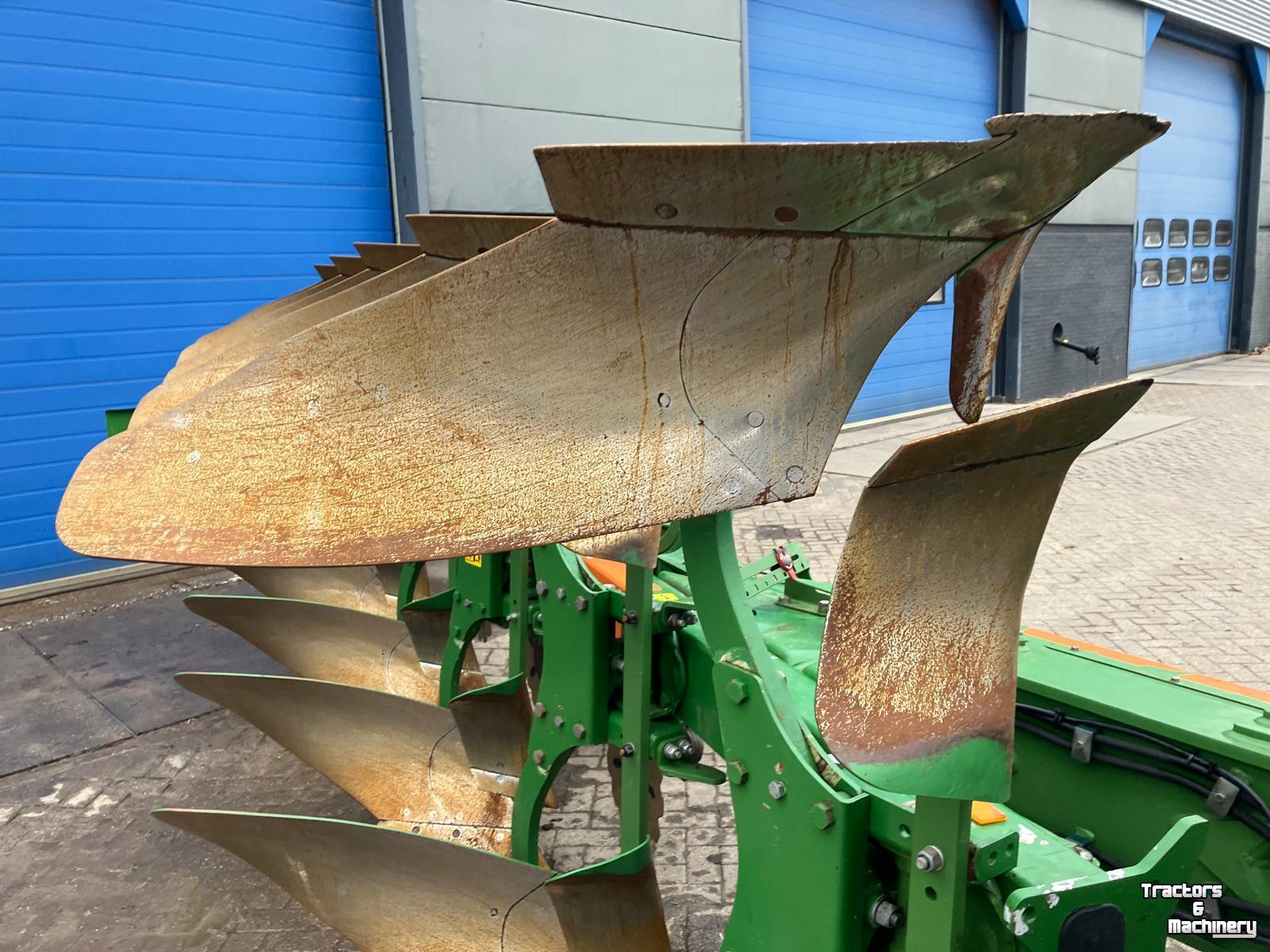 Charrues Amazone Cayron V200-100