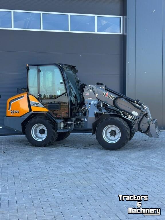 Chargeuse sur pneus Giant G3500