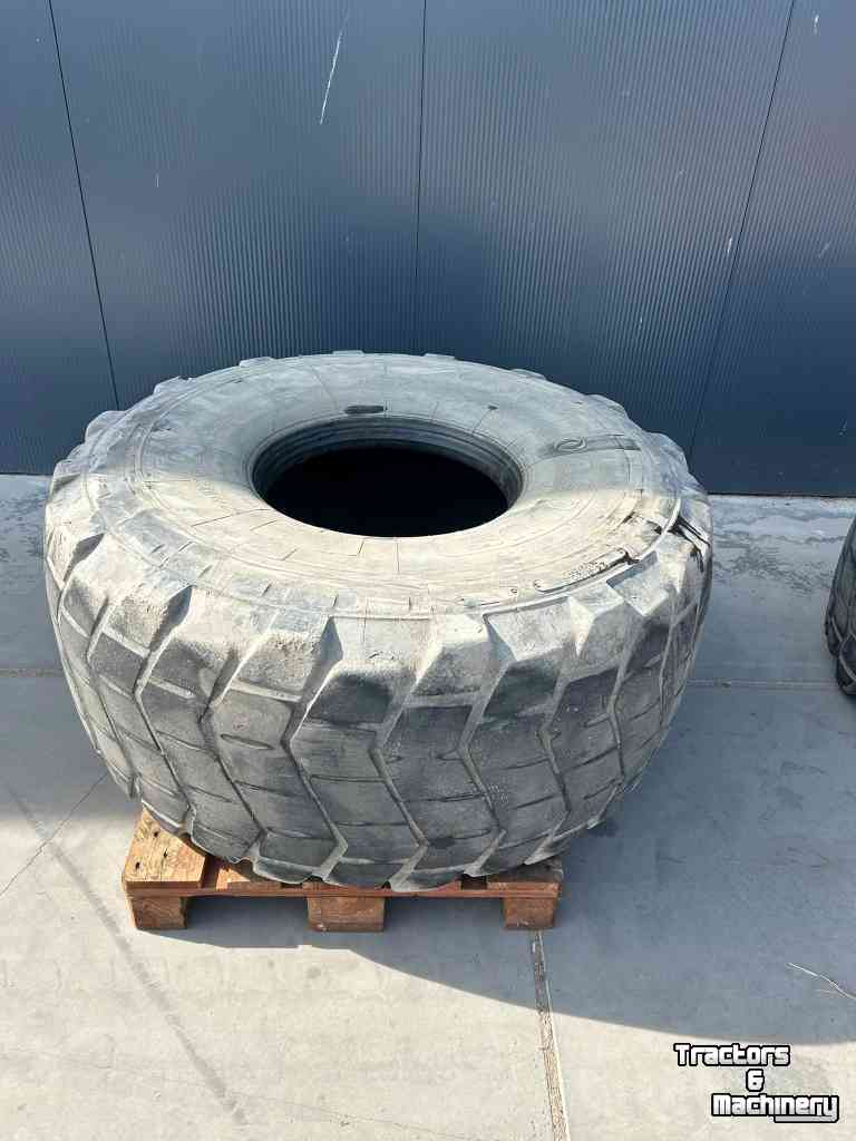 Roues, Pneus, Jantes, Barillets Jumelage  24R20.5