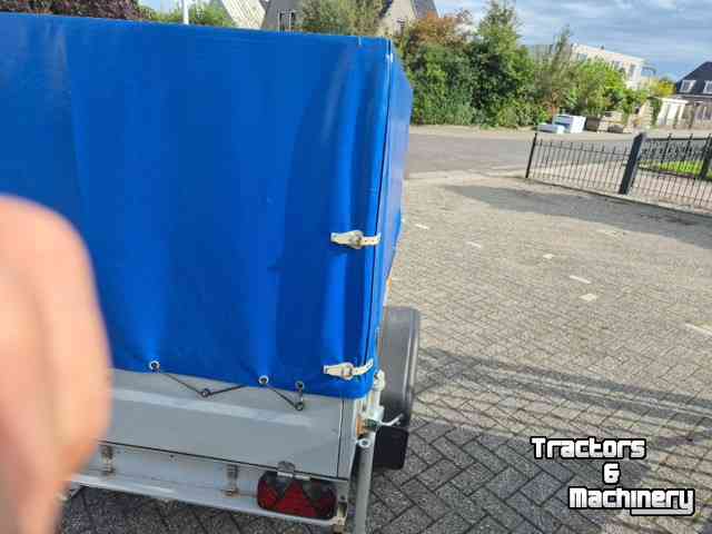 Semi-remorque surbaissé  Huif aanhanger 750 kg.