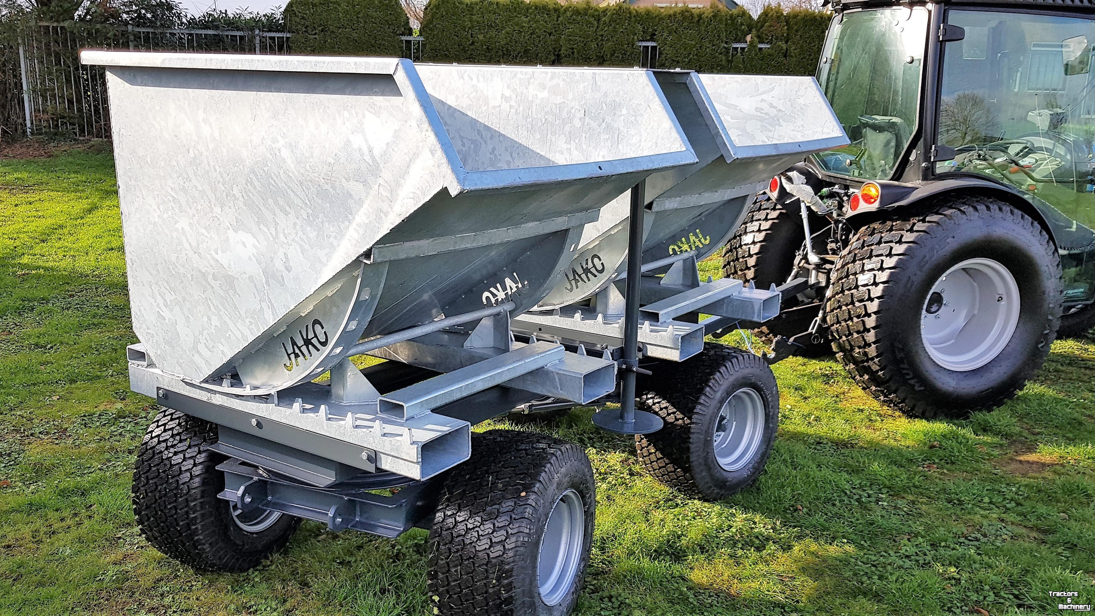 Benne agricole  Kantelbakkenwagen